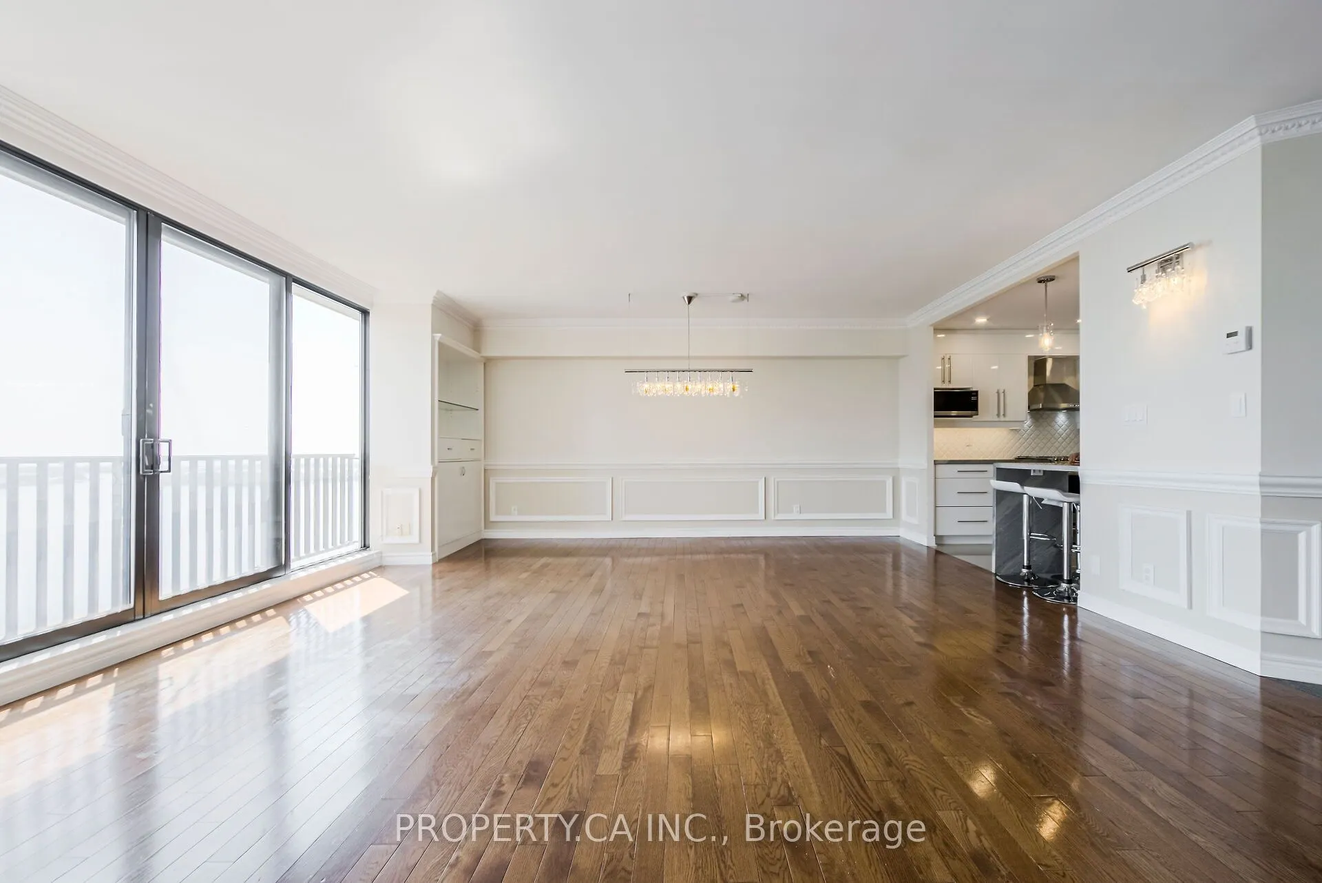 33 Harbour Square #2805
