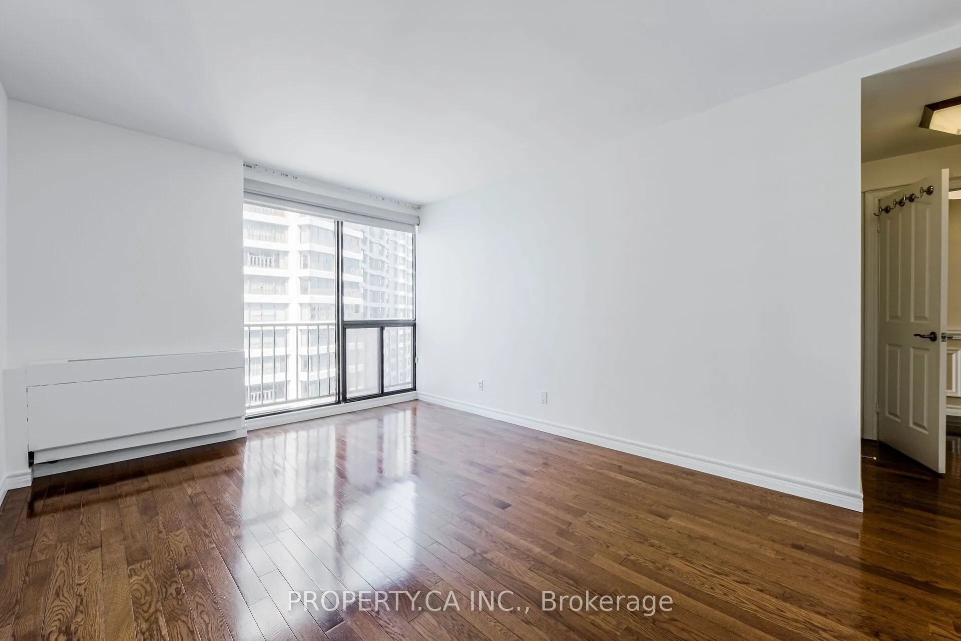33 Harbour Square #2805