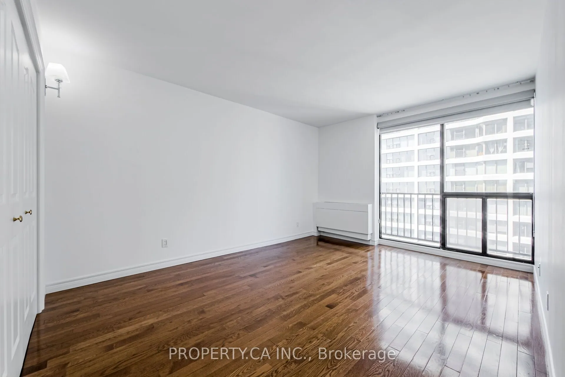 33 Harbour Square #2805