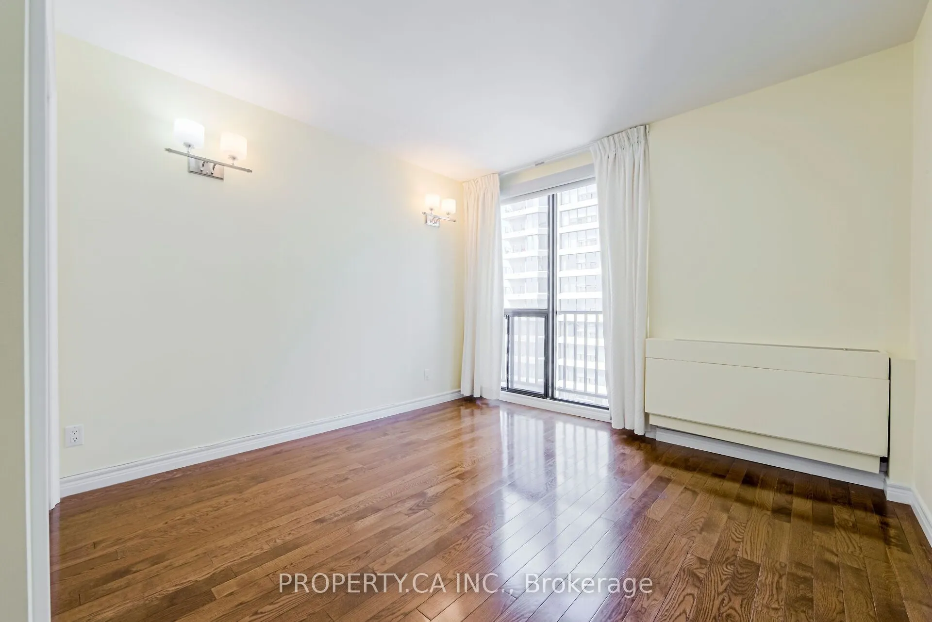 33 Harbour Square #2805