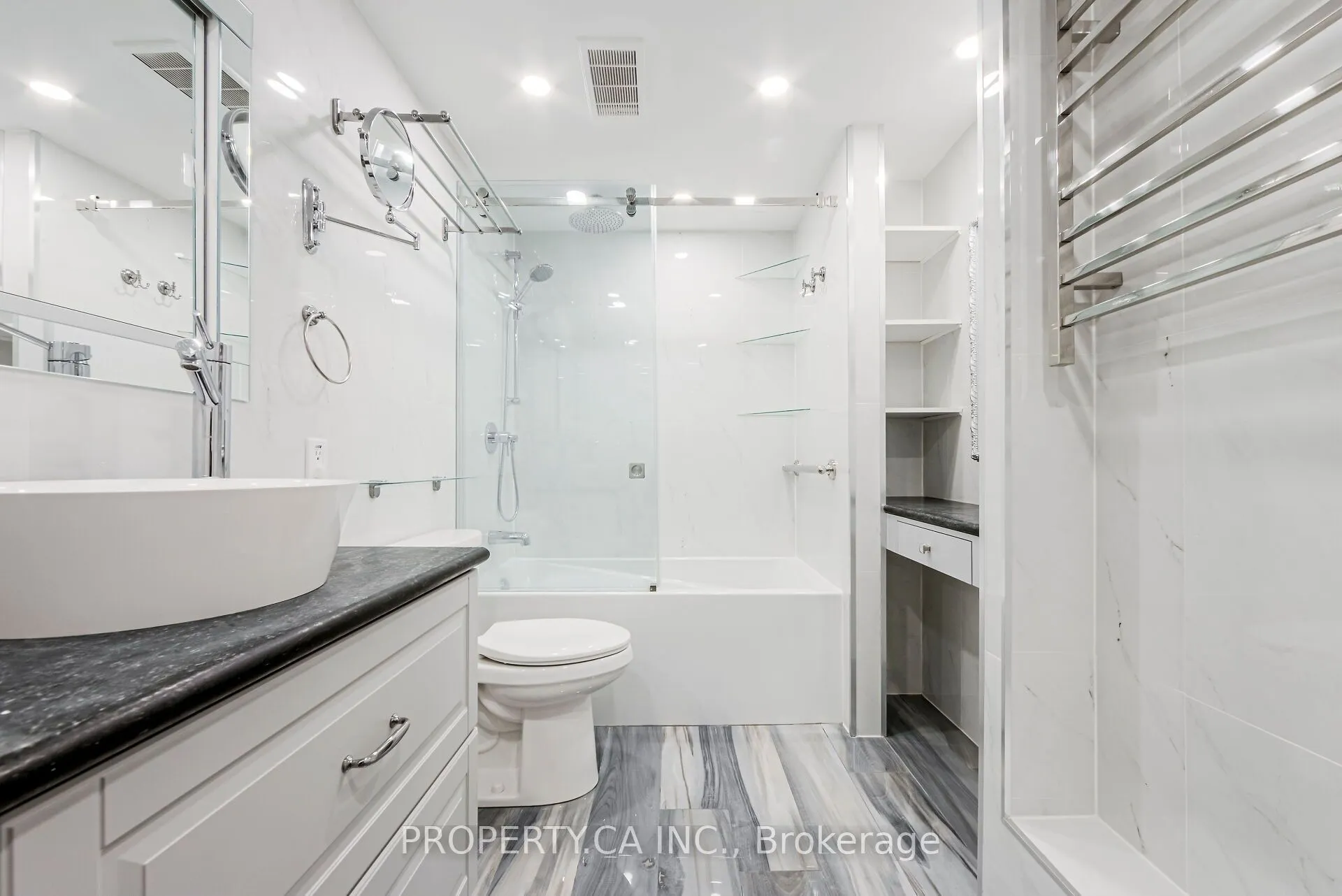 33 Harbour Square #2805