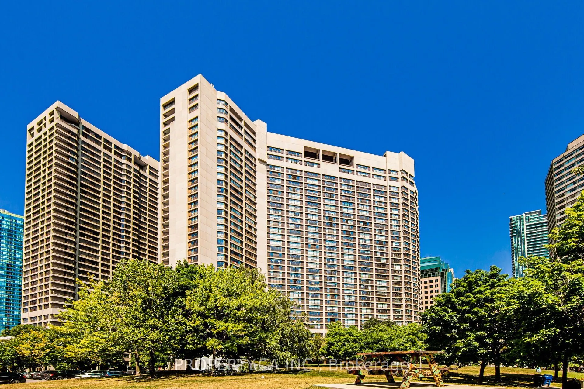 33 Harbour Square #2805