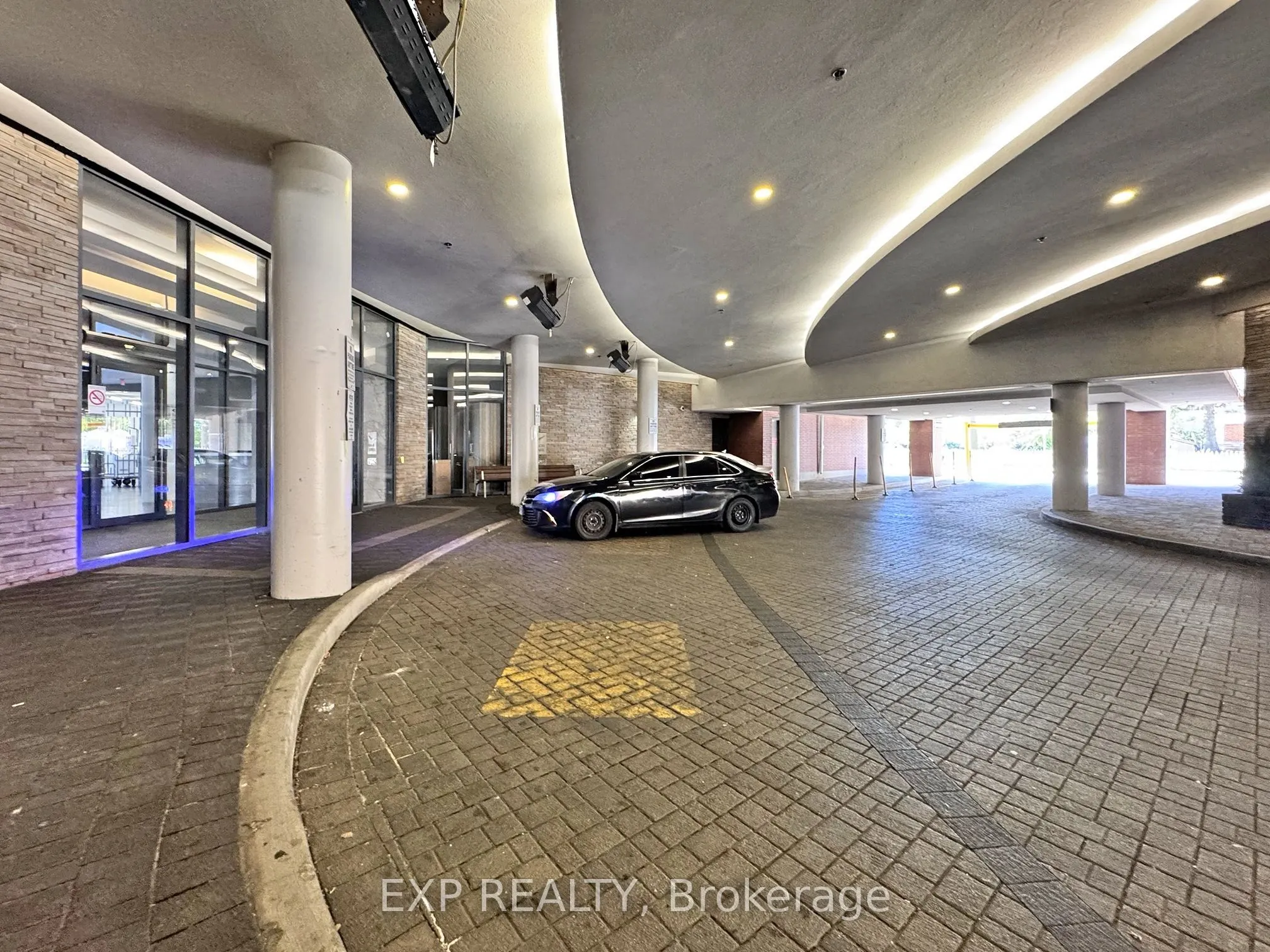 5168 Yonge Street #216