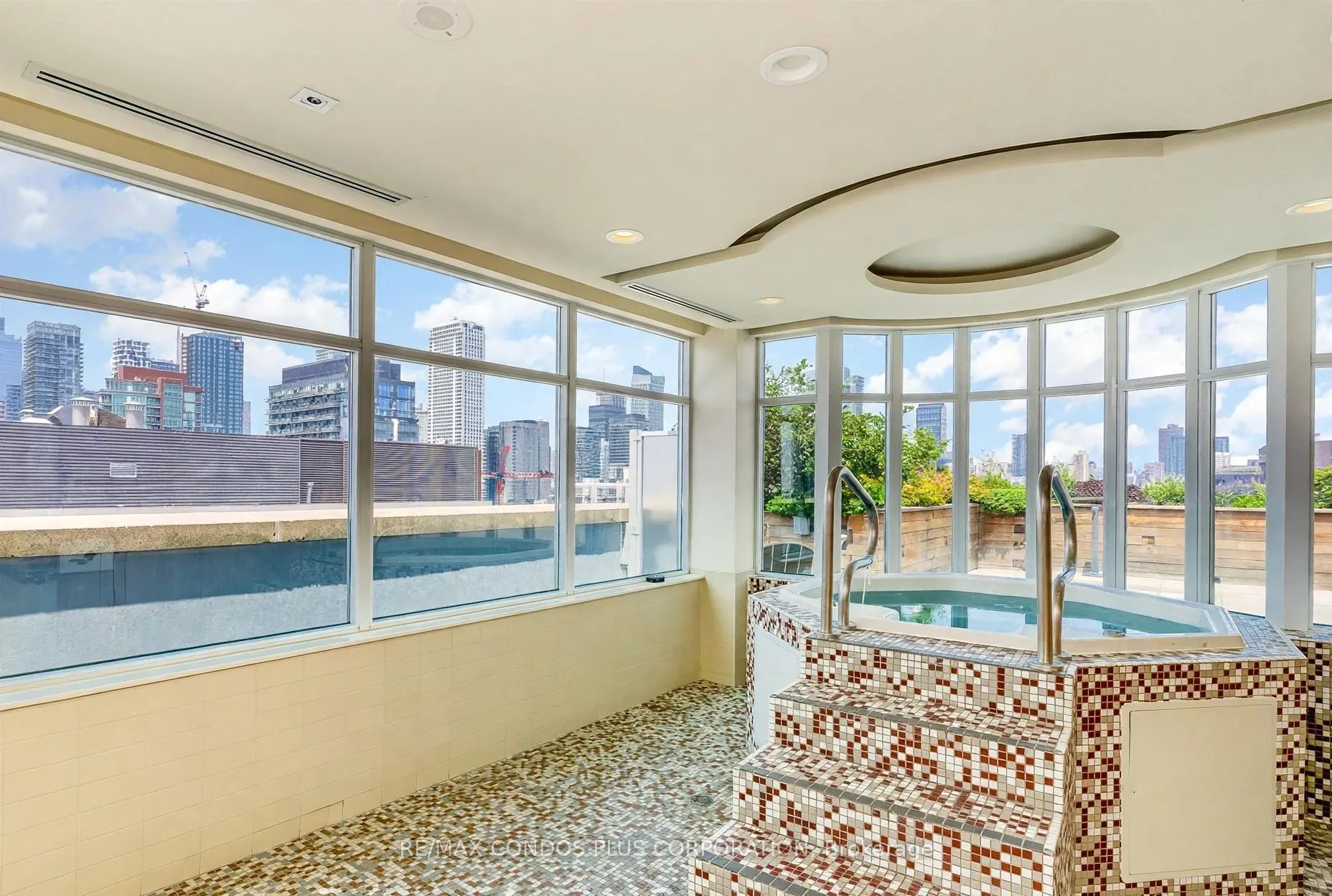 230 King Street E #1010