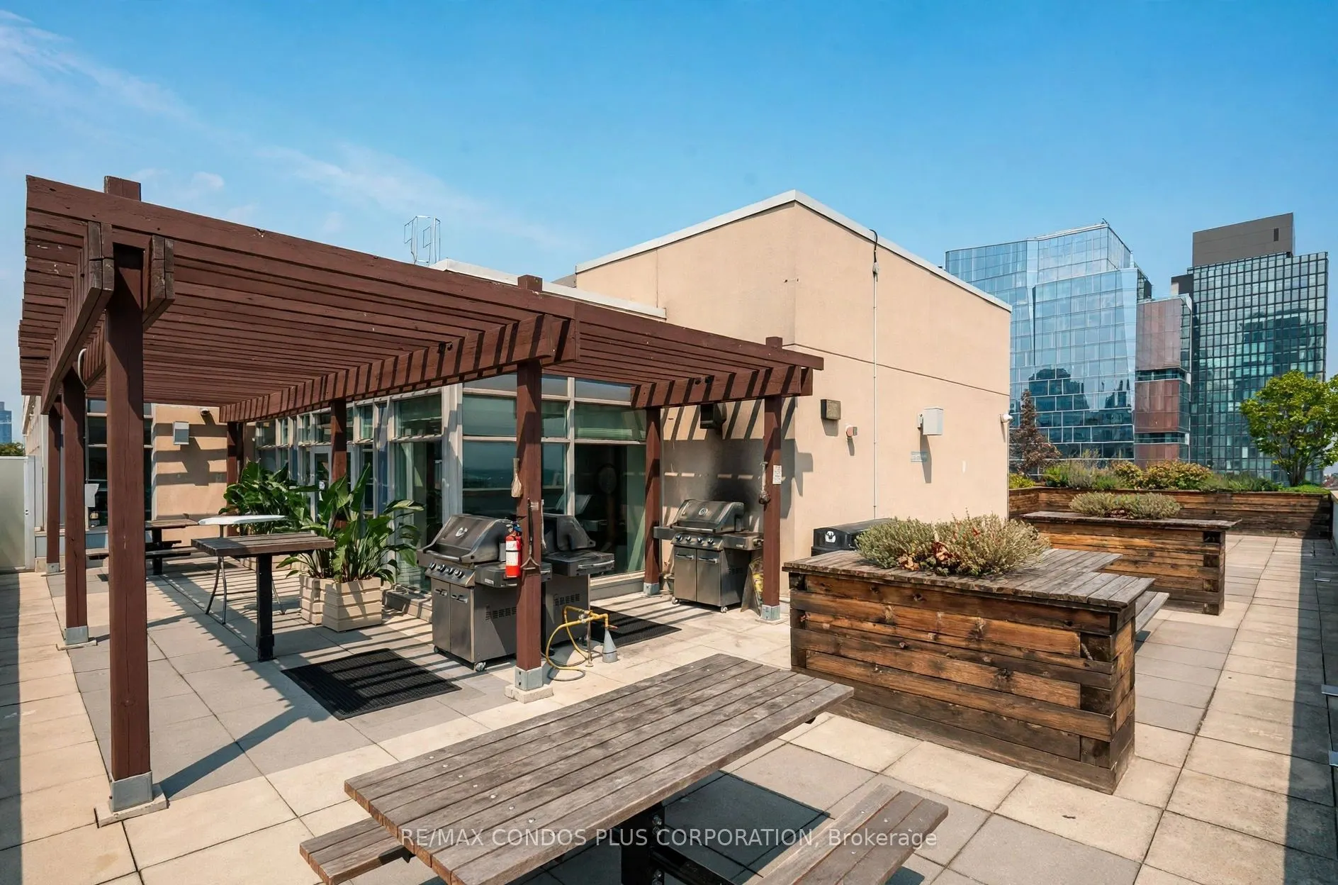 230 King Street E #1010
