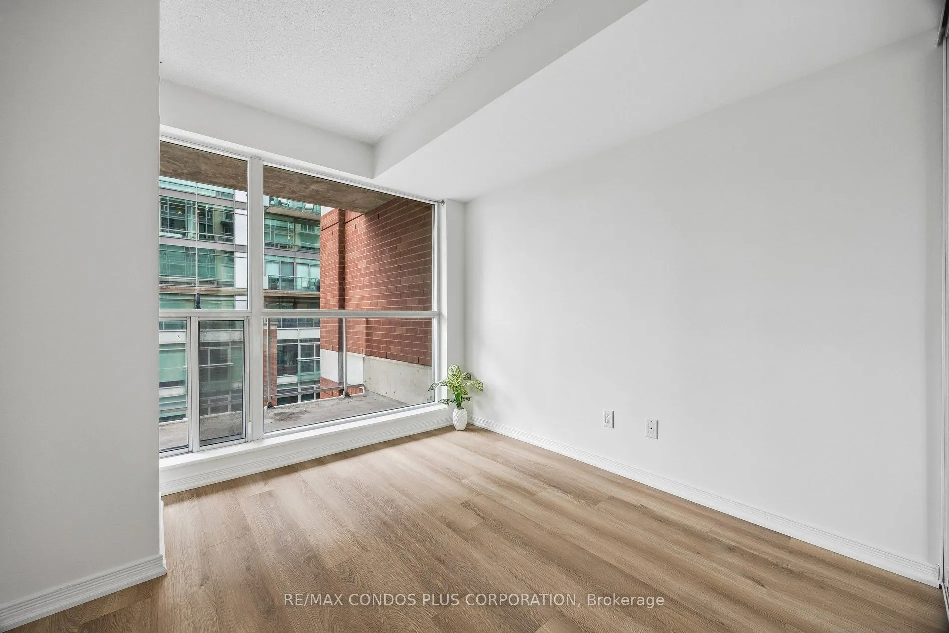 230 King Street E #1010