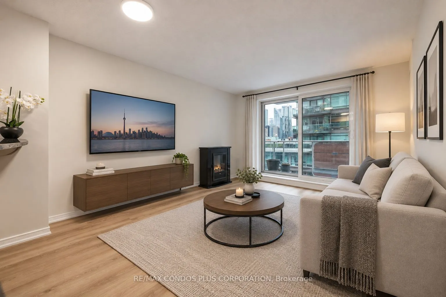 230 King Street E #1010