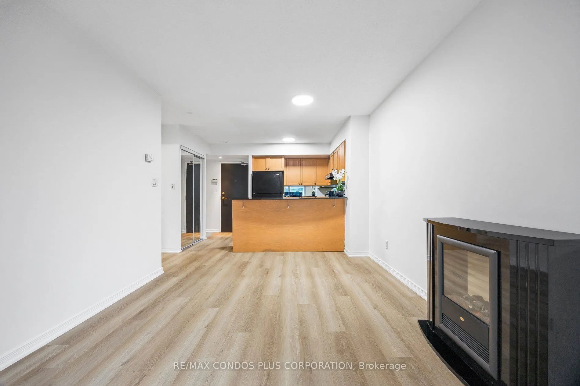 230 King Street E #1010