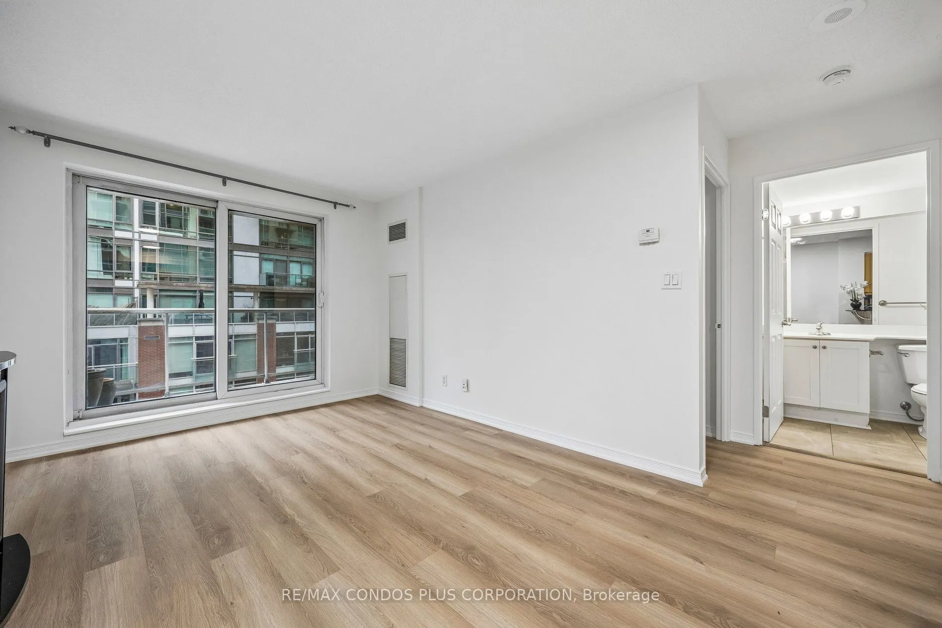 230 King Street E #1010