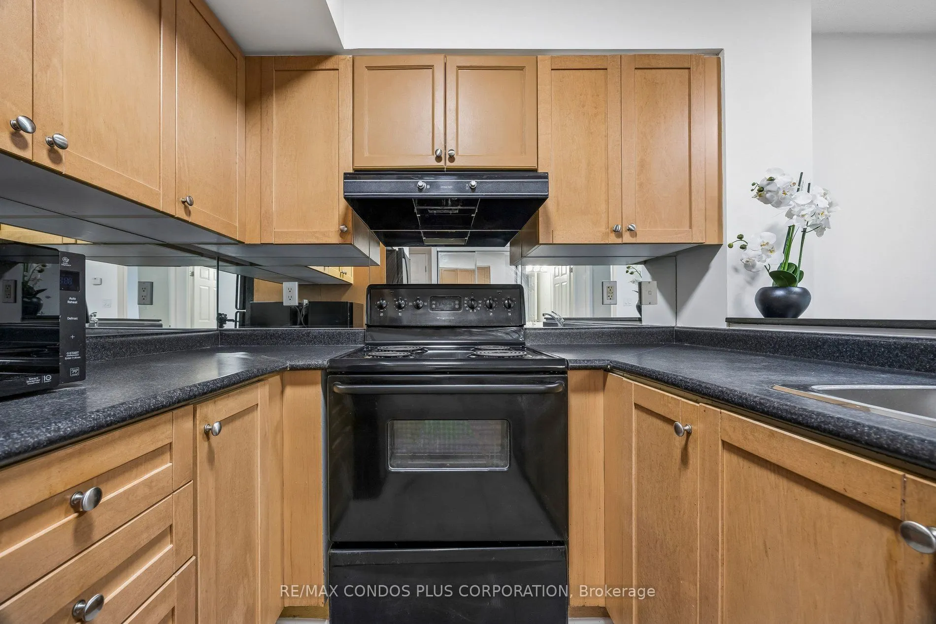 230 King Street E #1010