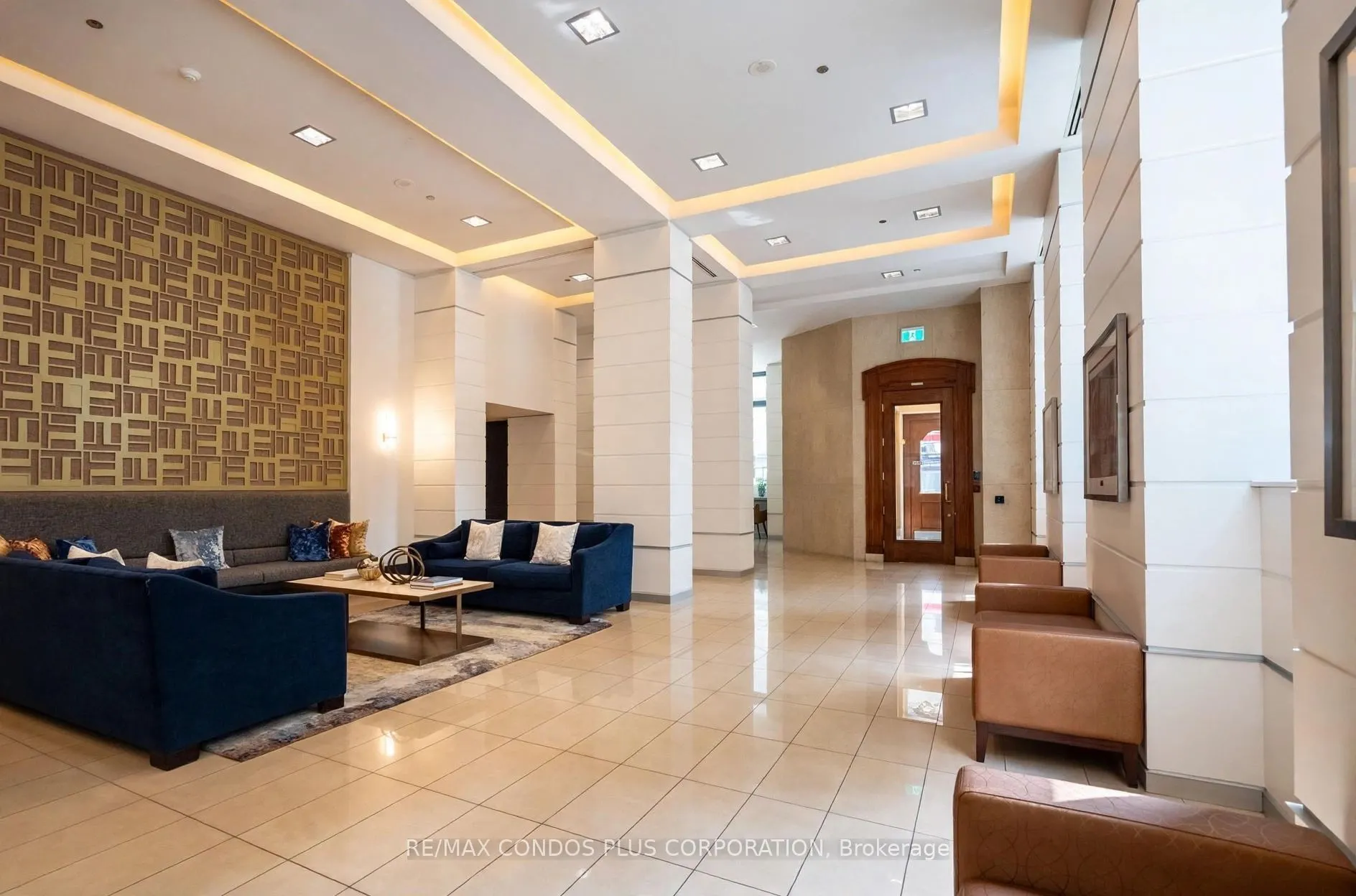 230 King Street E #1010