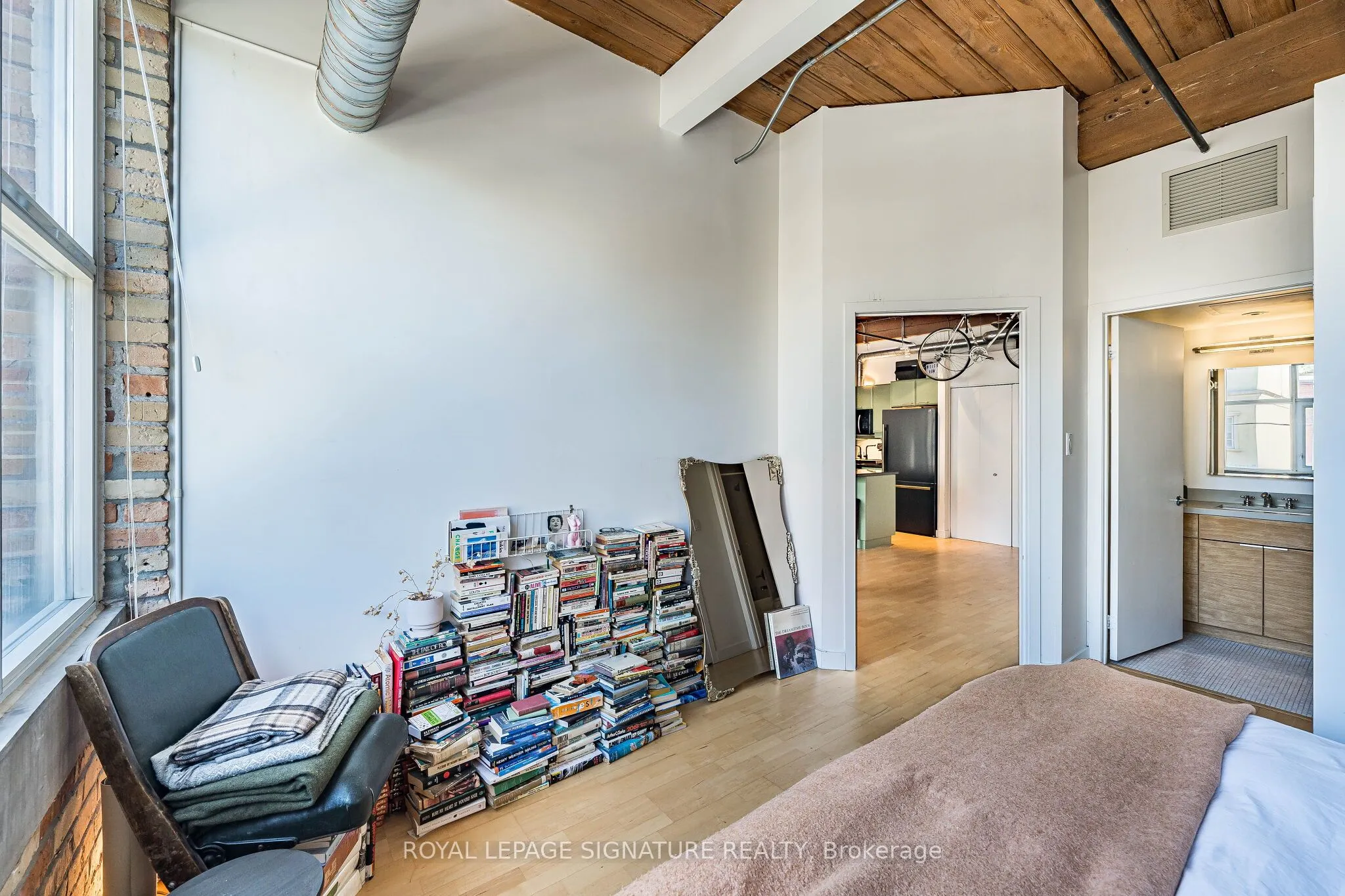 955 Queen Street W #316