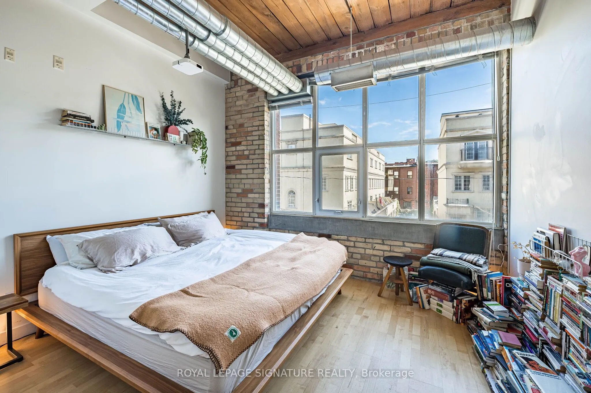 955 Queen Street W #316