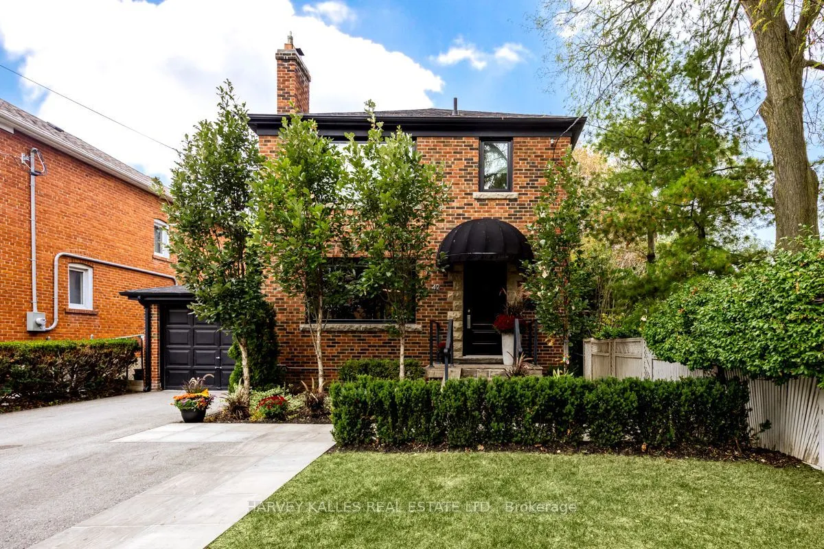 42 Raeburn Avenue