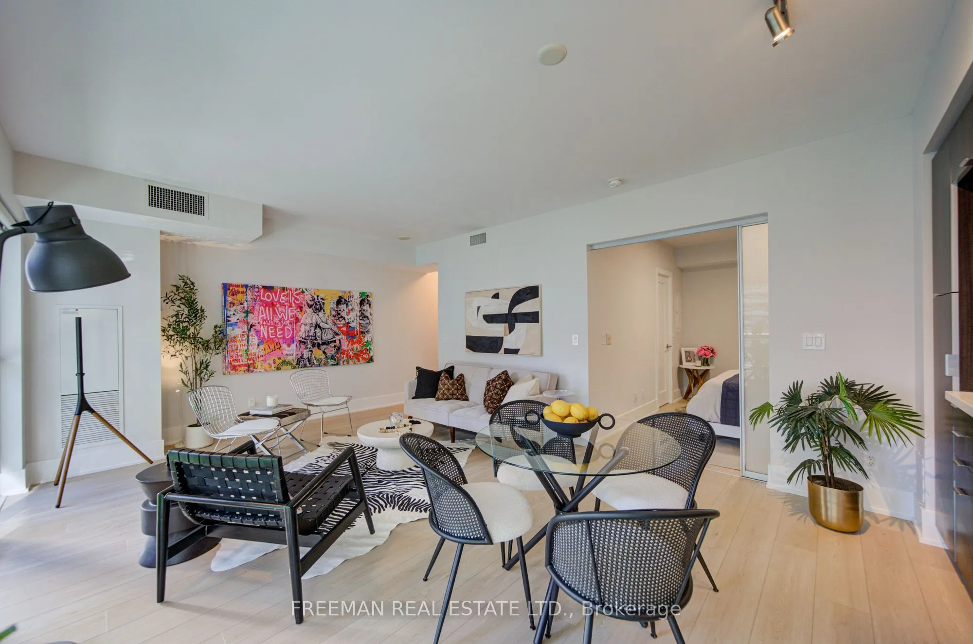 300 Front Street W #709