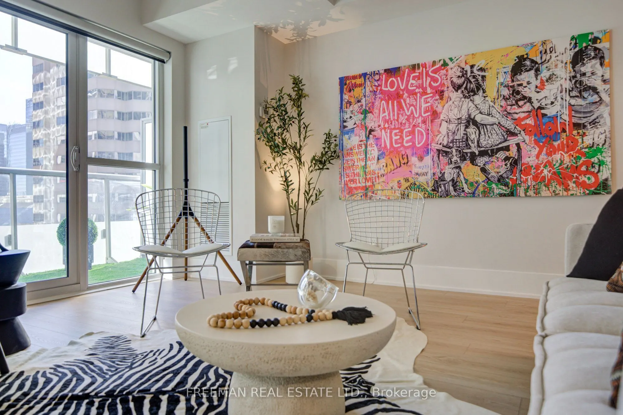 300 Front Street W #709