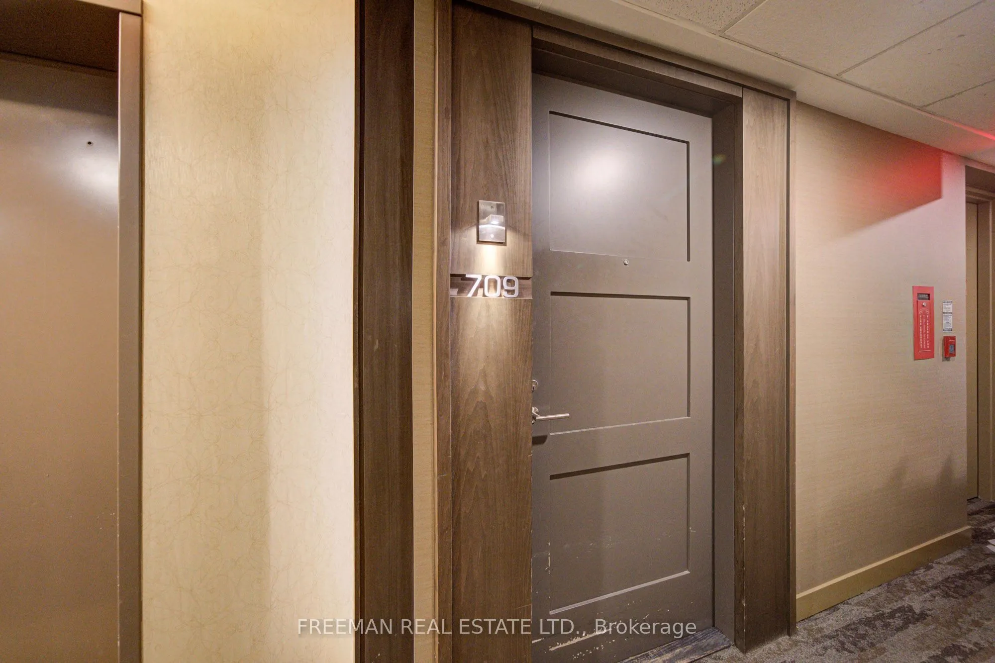 300 Front Street W #709