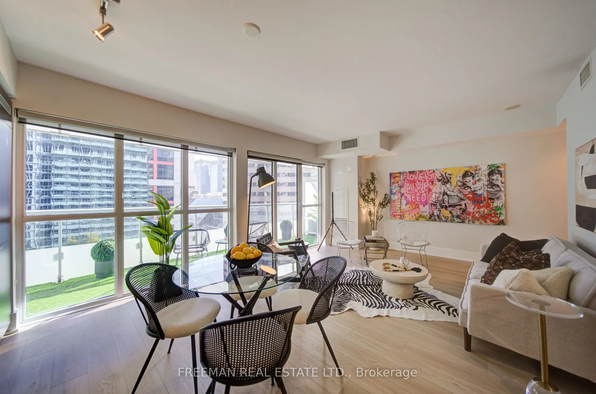 300 Front Street W #709