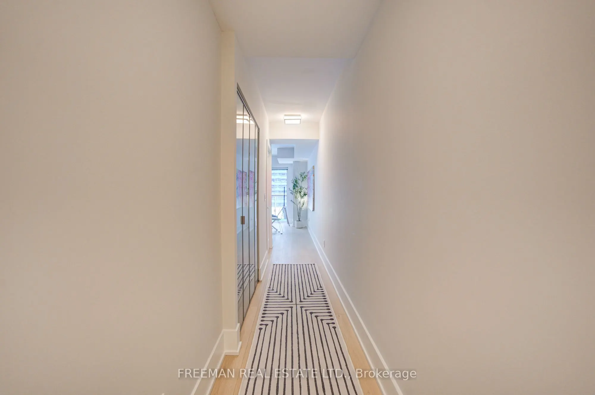 300 Front Street W #709