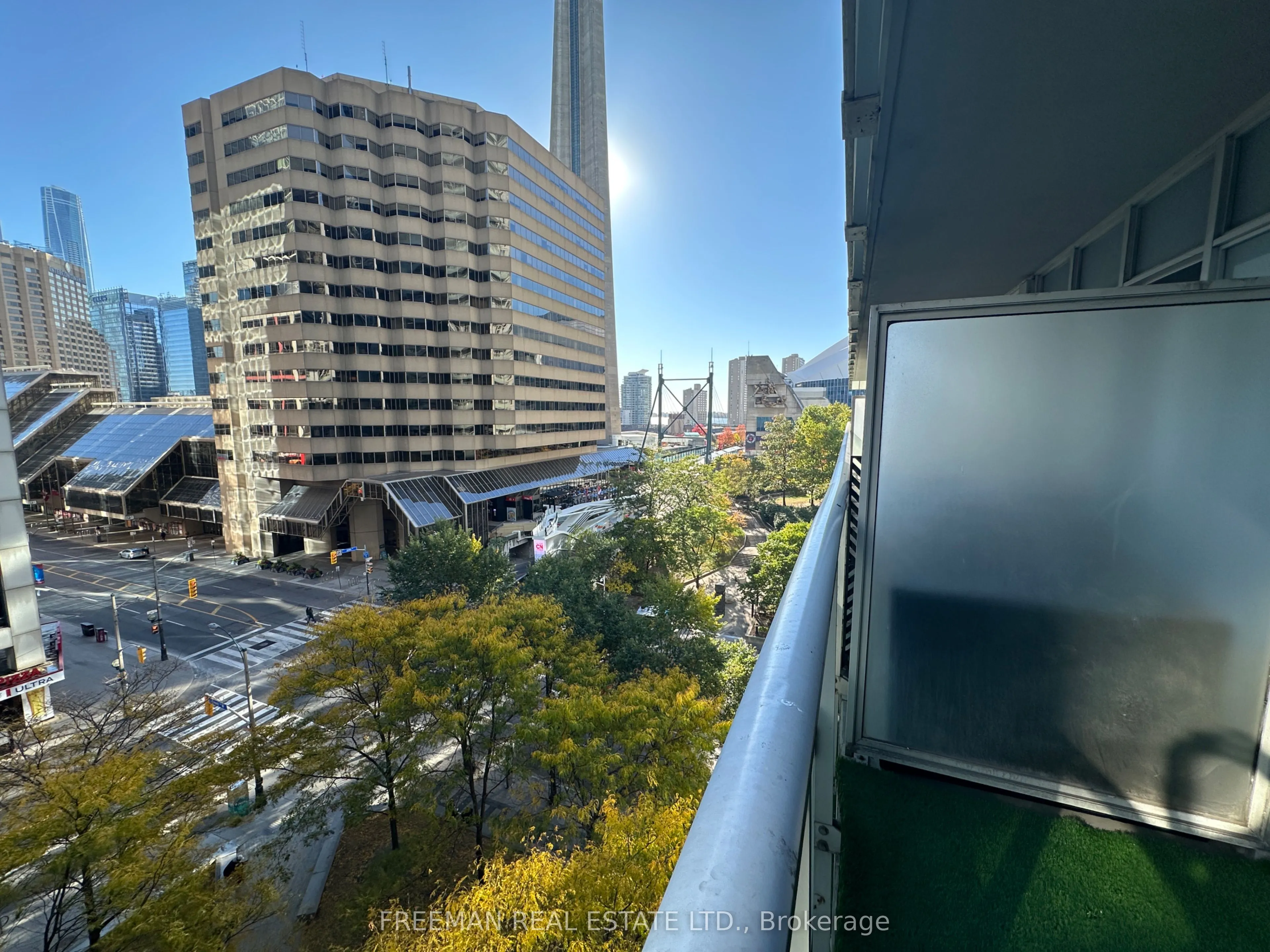 300 Front Street W #709