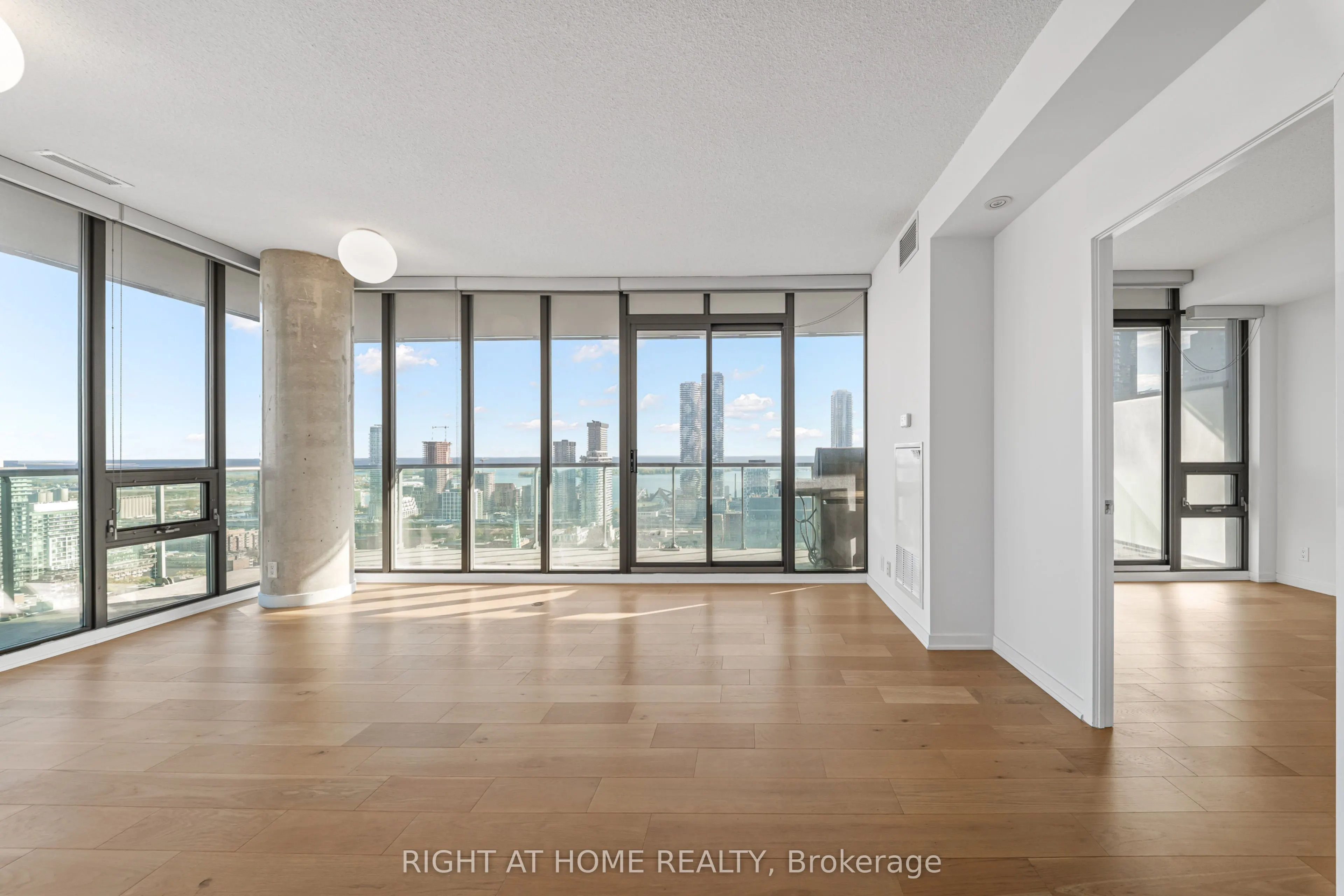 33 Lombard Street #3406