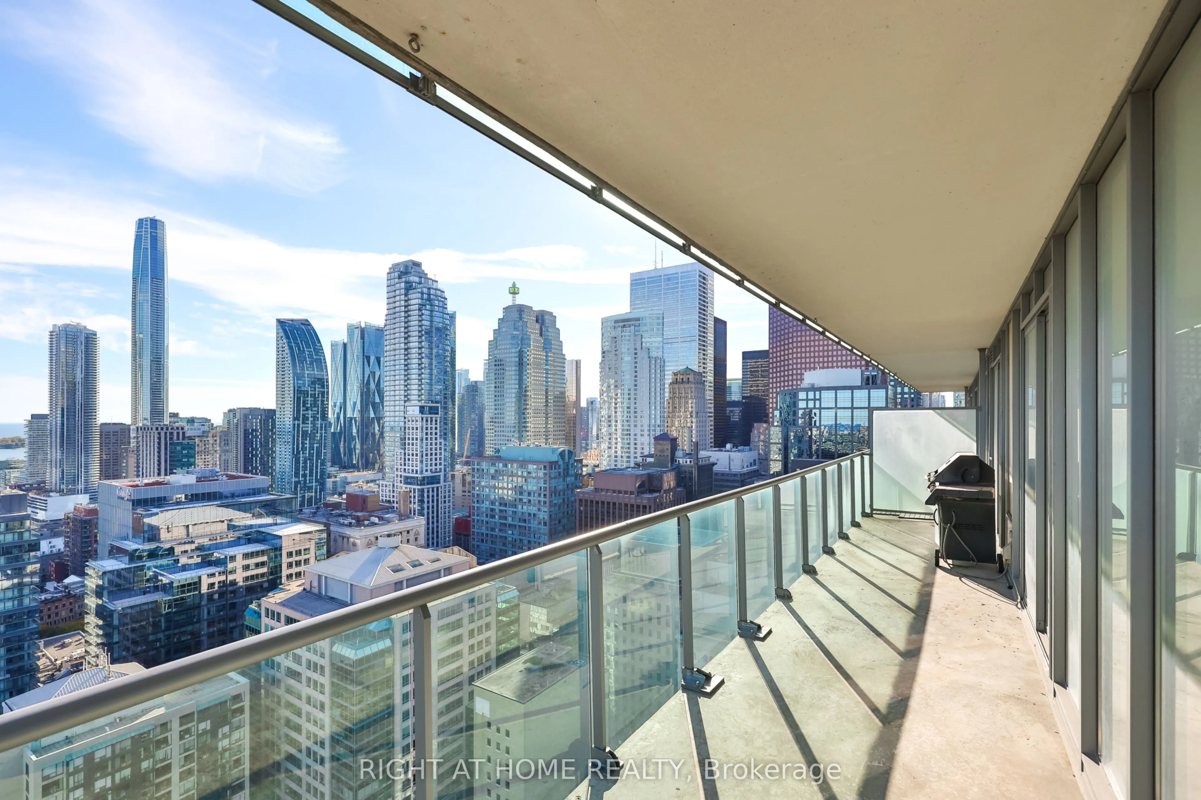 33 Lombard Street #3406