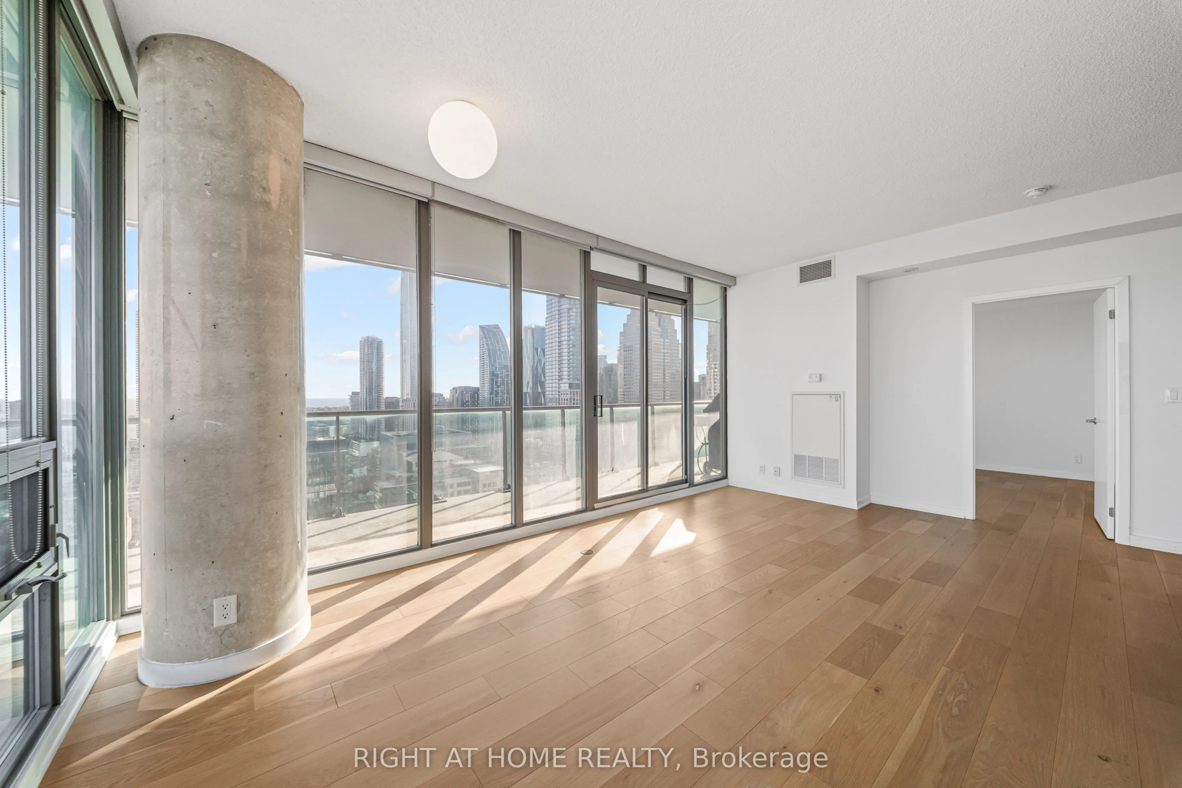 33 Lombard Street #3406