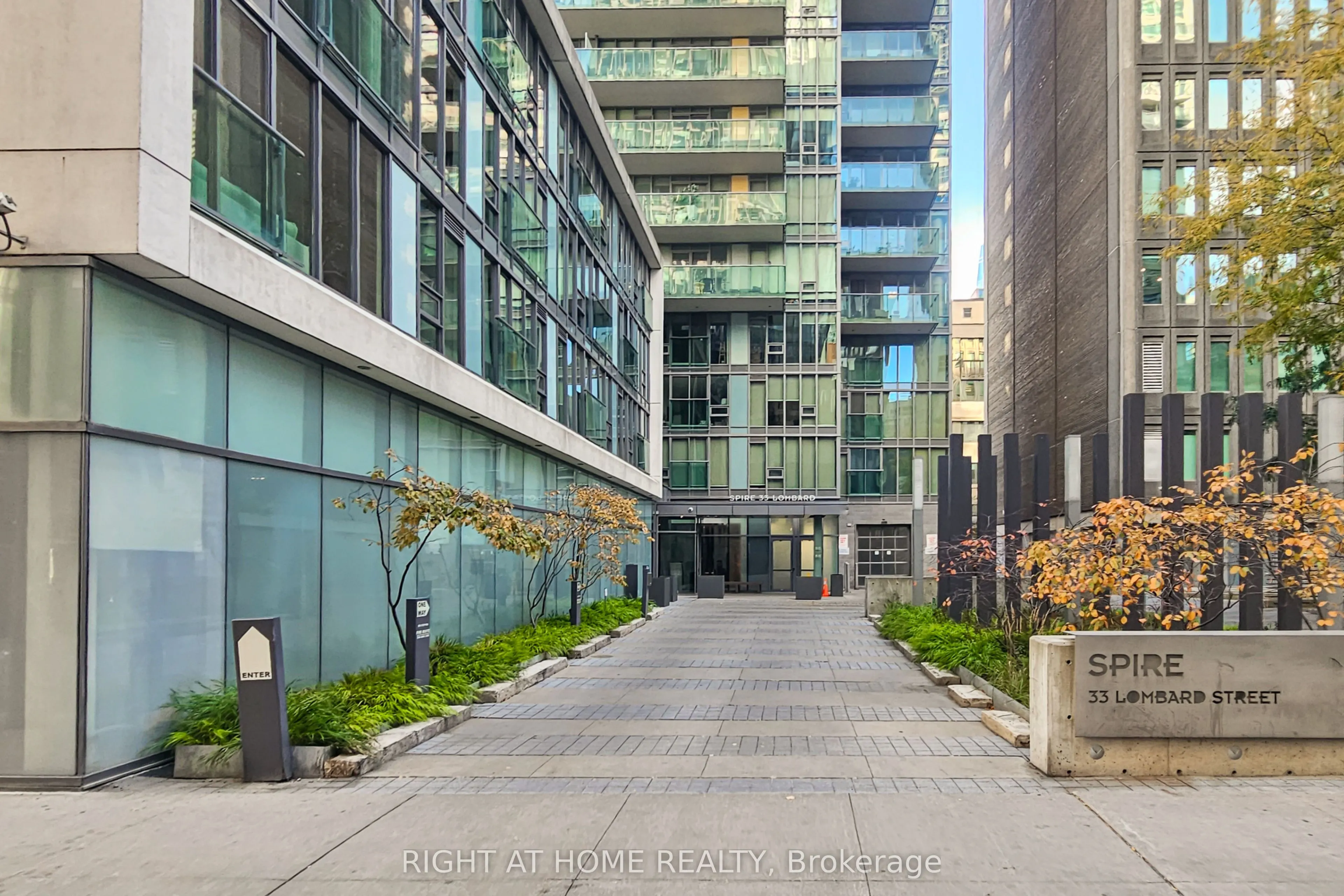 33 Lombard Street #3406