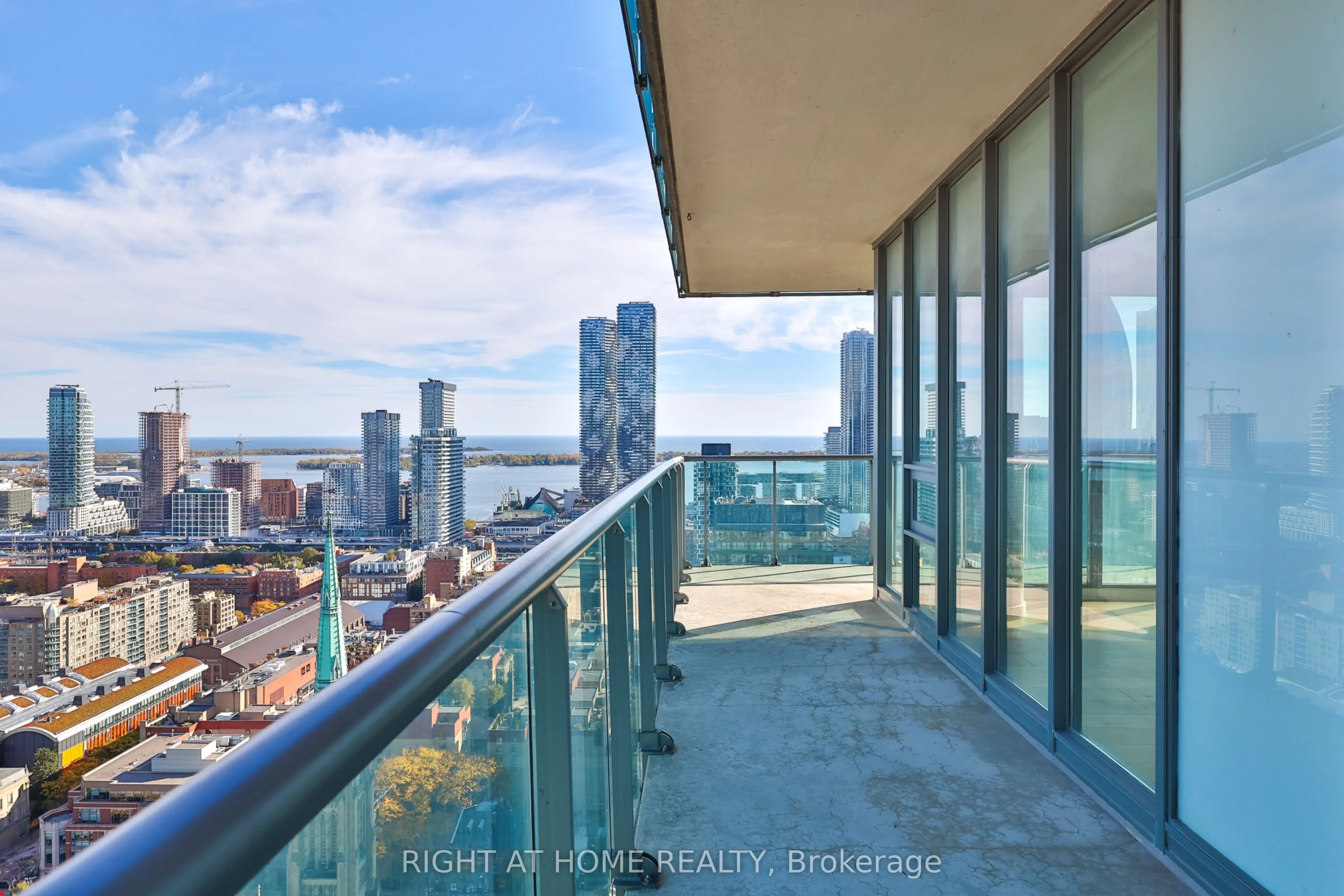 33 Lombard Street #3406