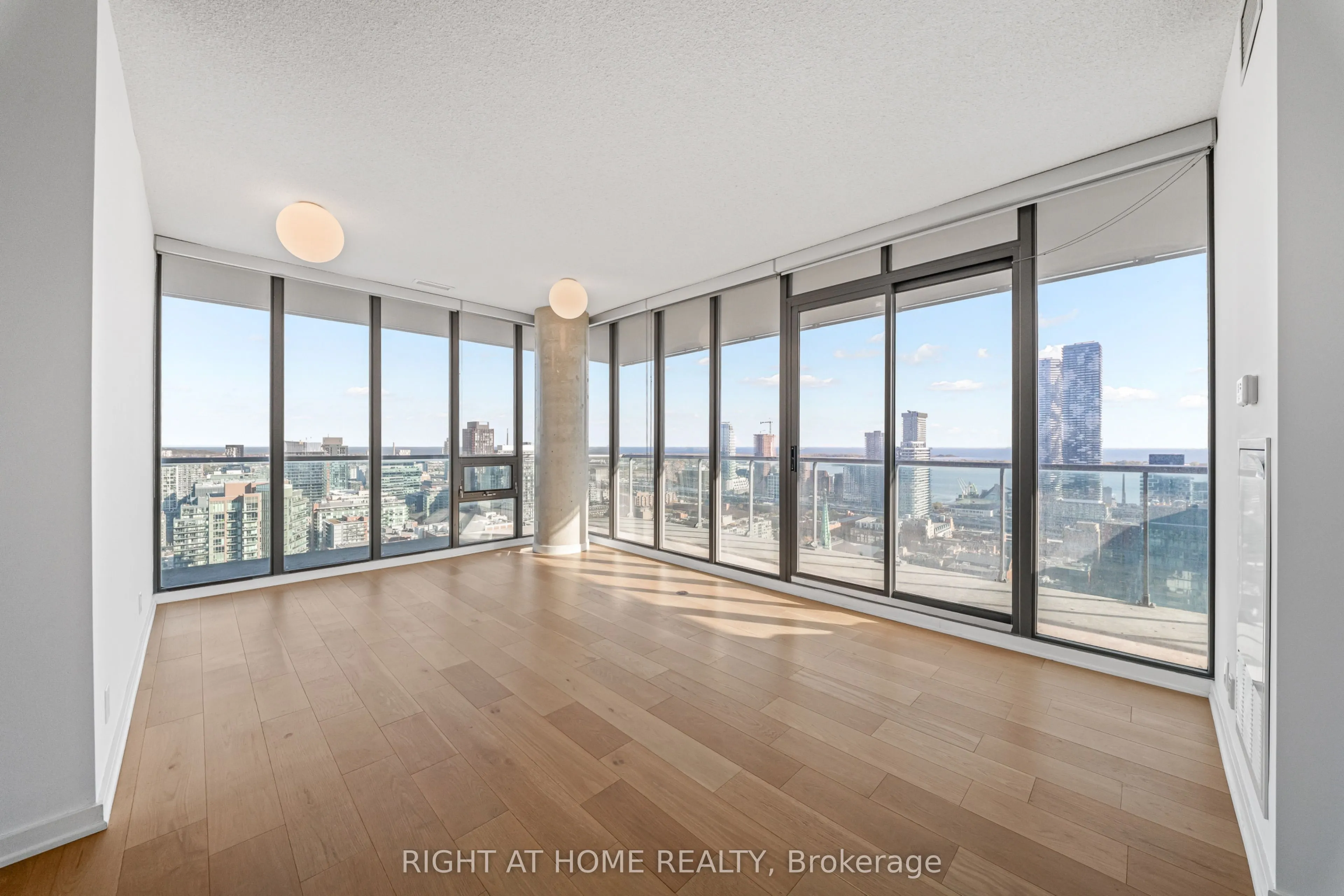 33 Lombard Street #3406
