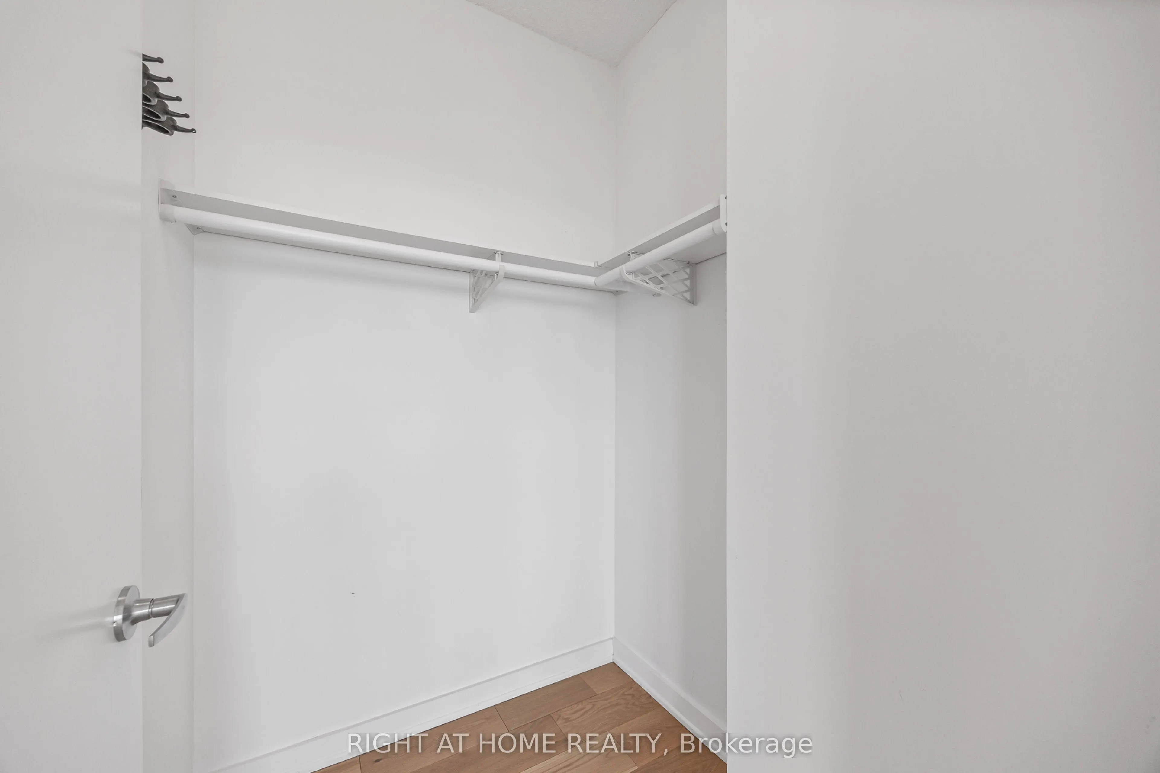 33 Lombard Street #3406