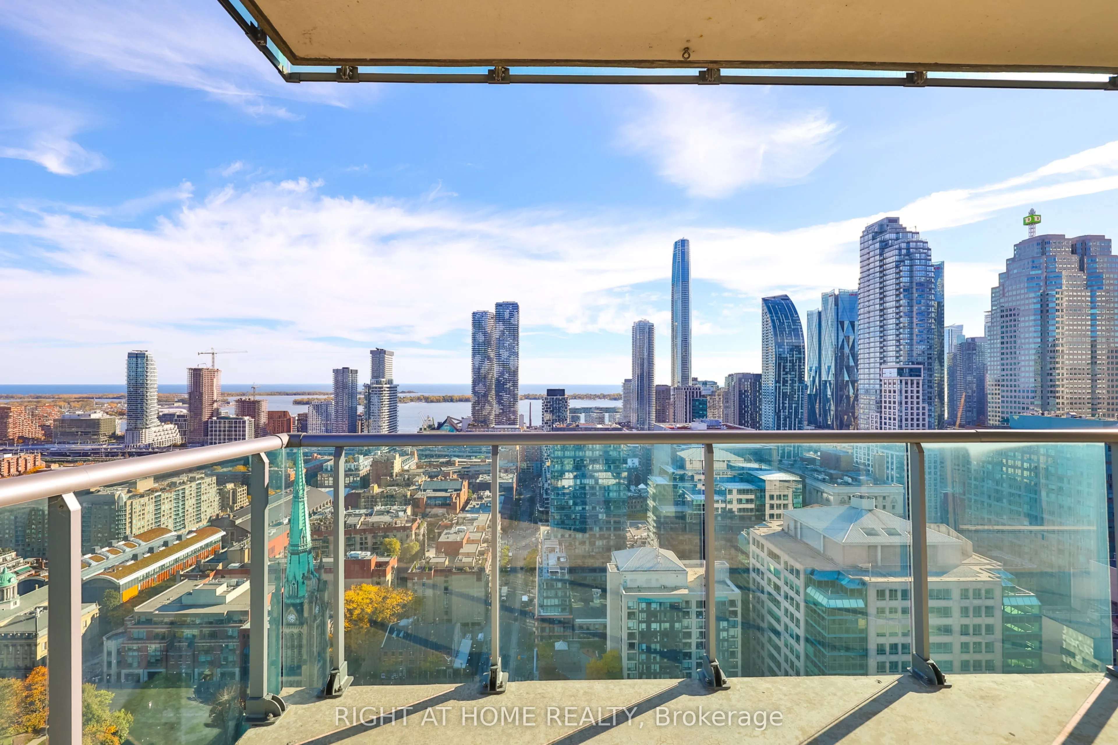 33 Lombard Street #3406
