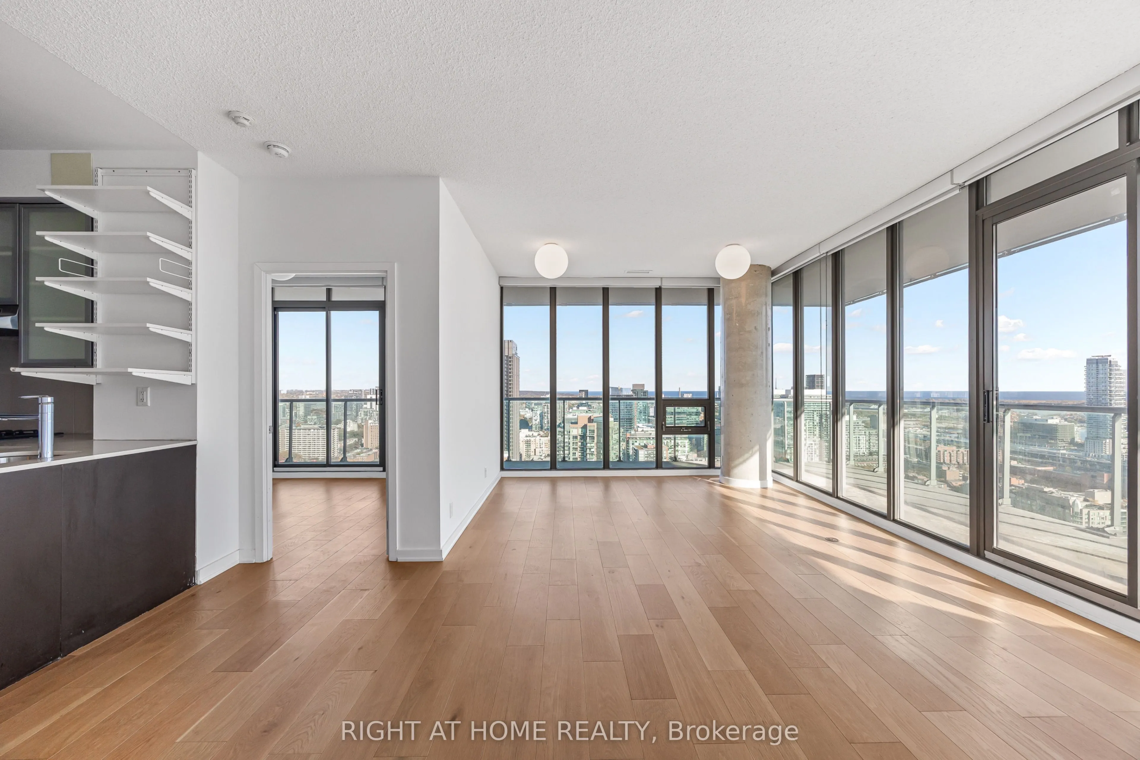 33 Lombard Street #3406