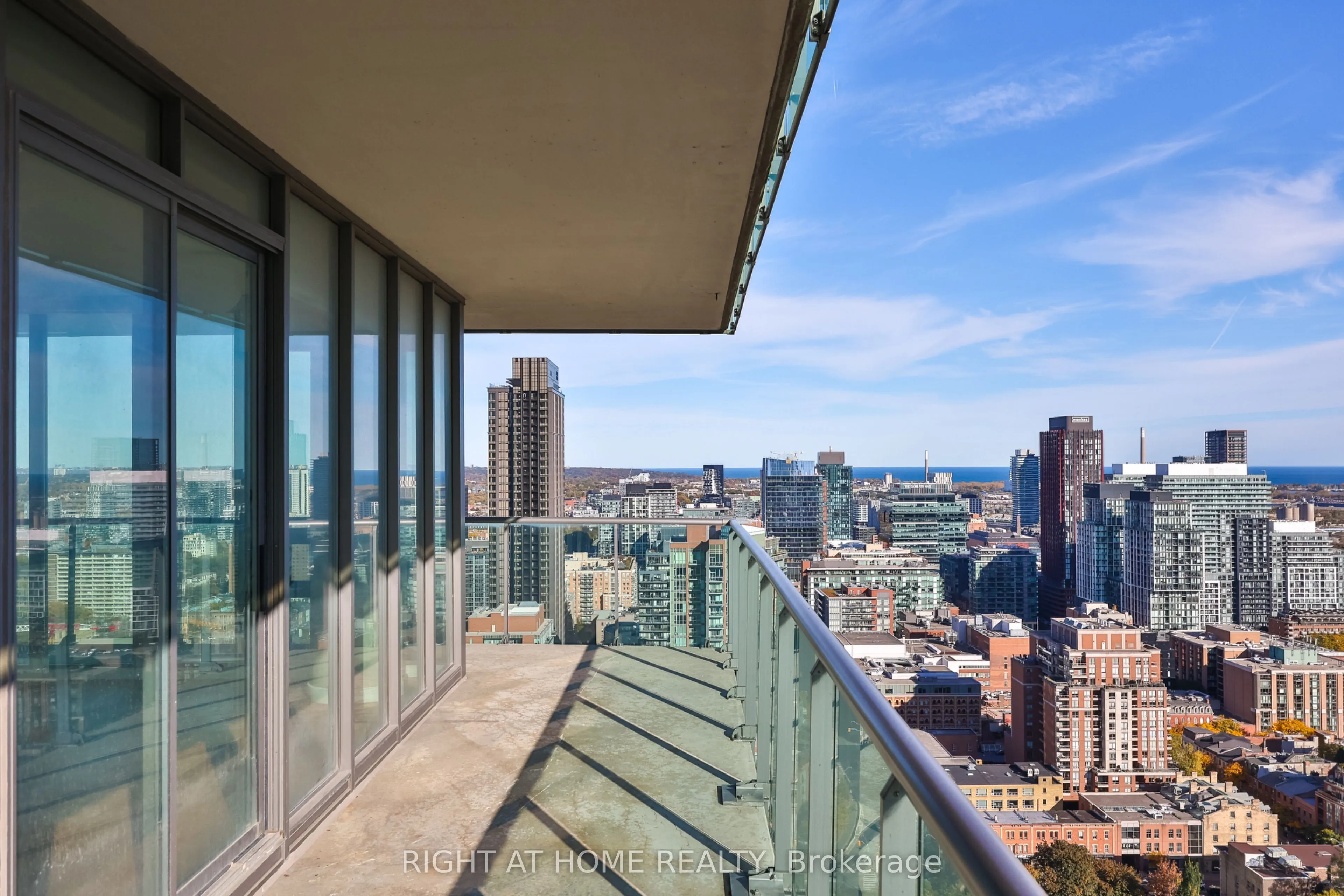 33 Lombard Street #3406