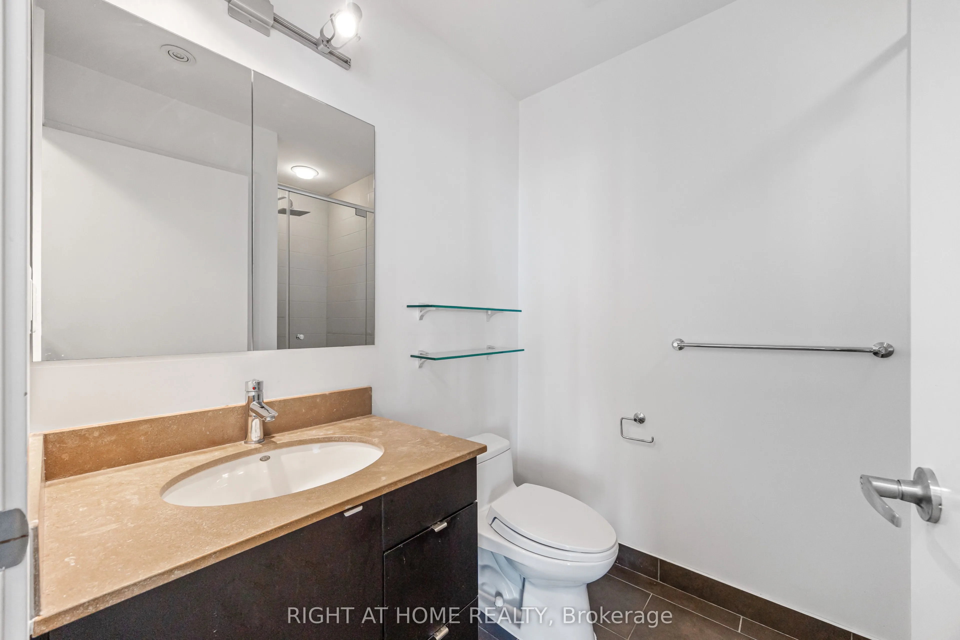 33 Lombard Street #3406