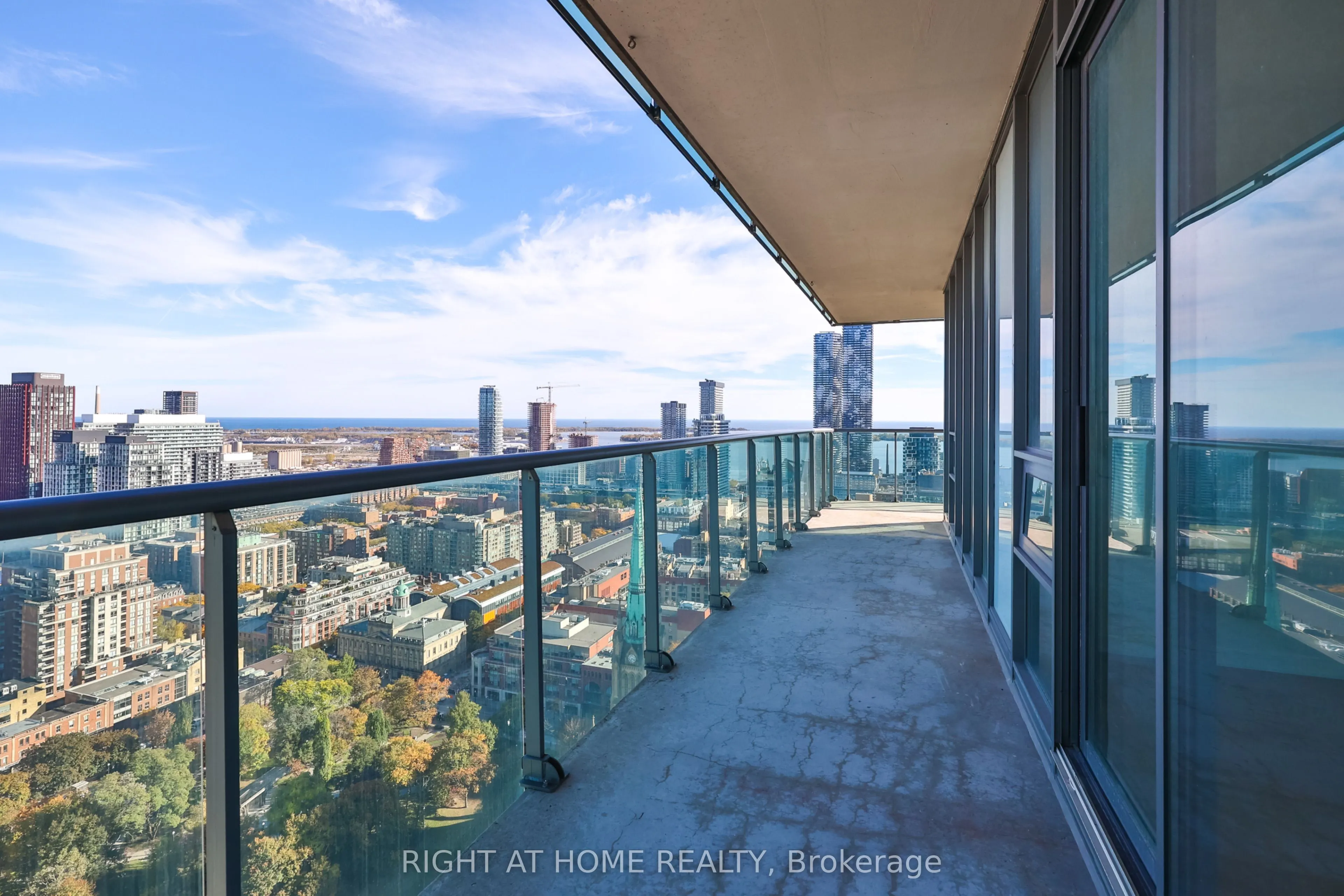 33 Lombard Street #3406