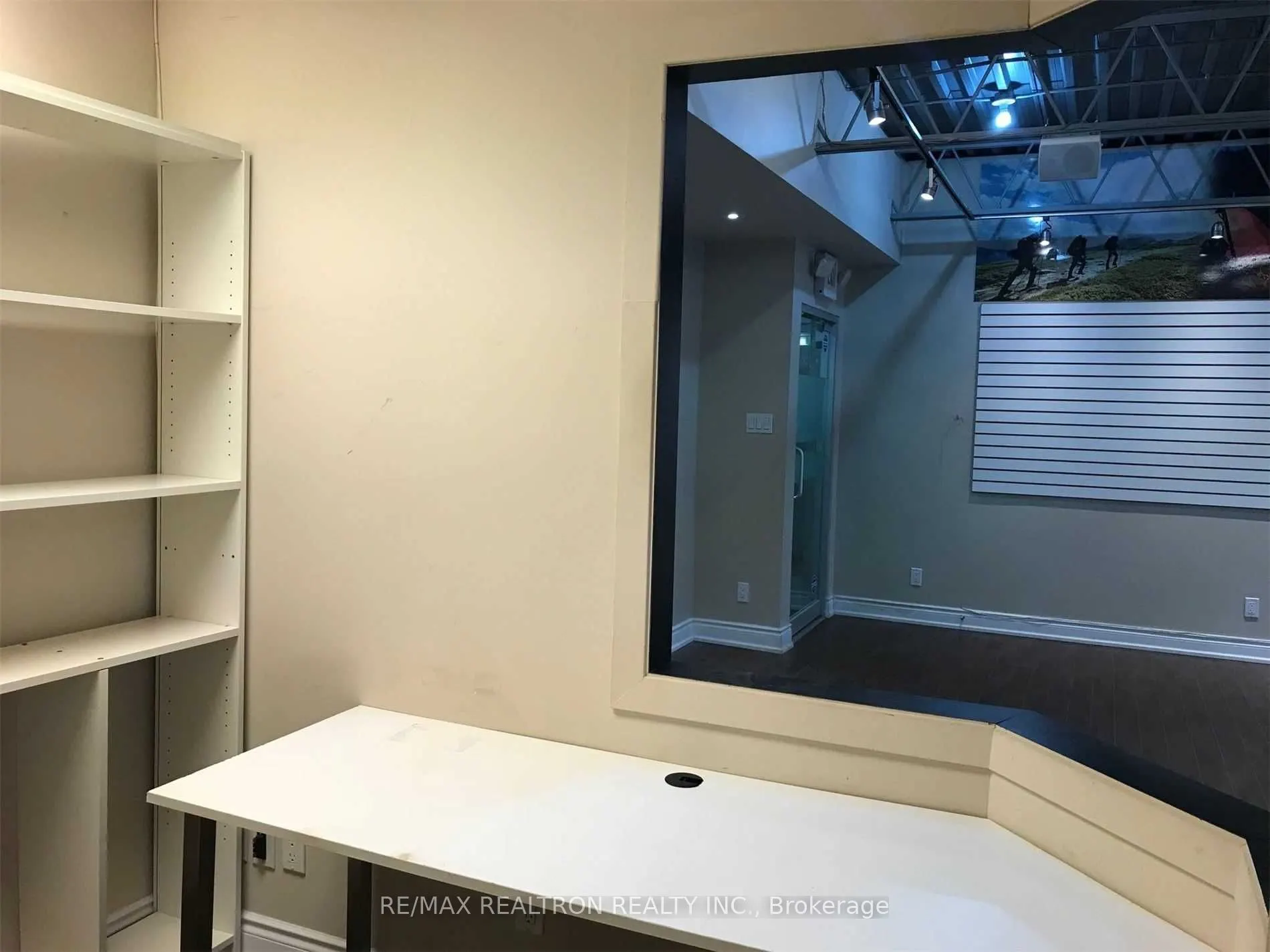 5179 Yonge Street #201