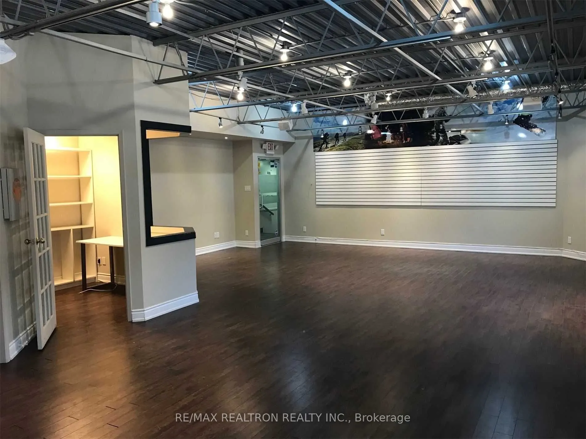 5179 Yonge Street #201