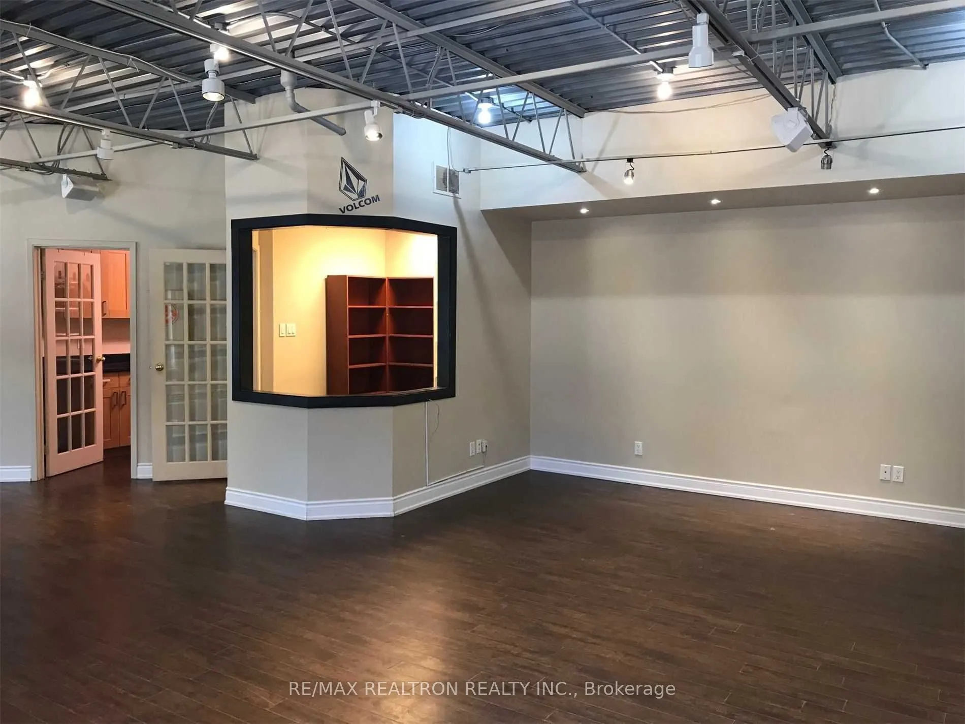 5179 Yonge Street #201