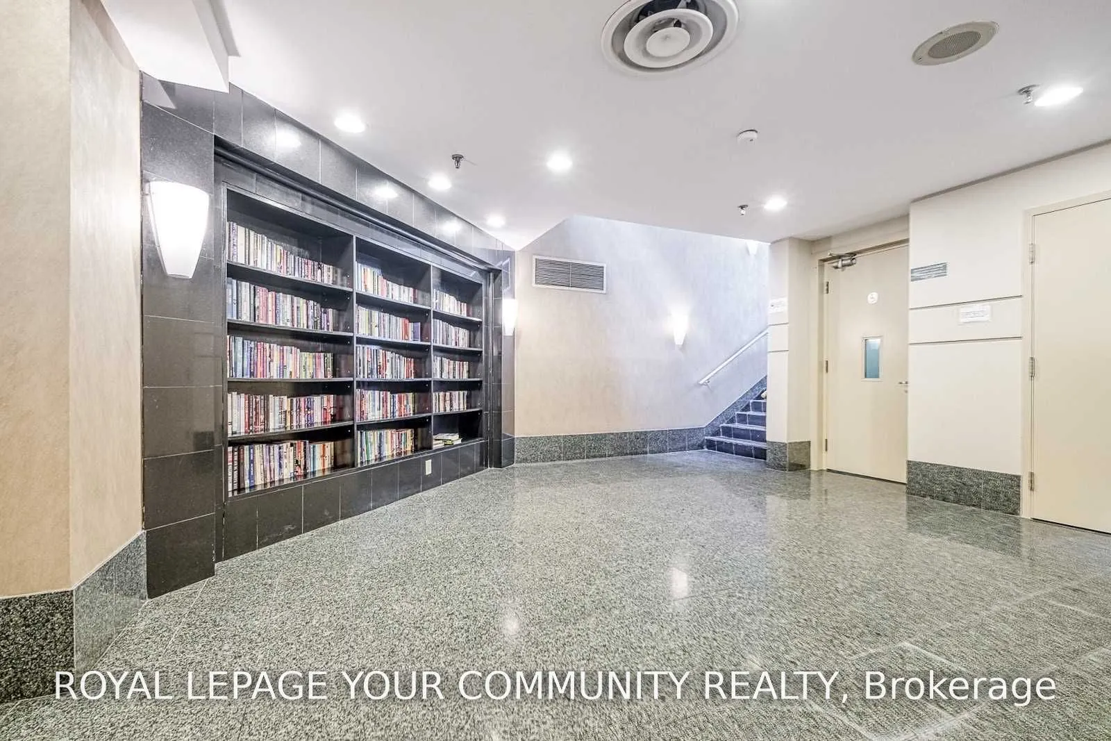 44 Gerrard Street W #805