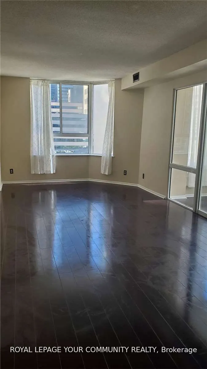44 Gerrard Street W #805