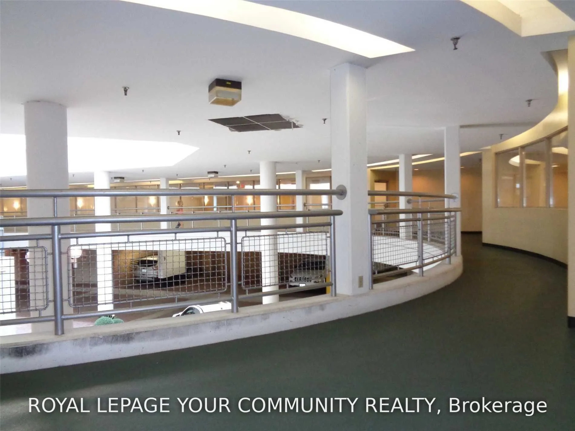 44 Gerrard Street W #805