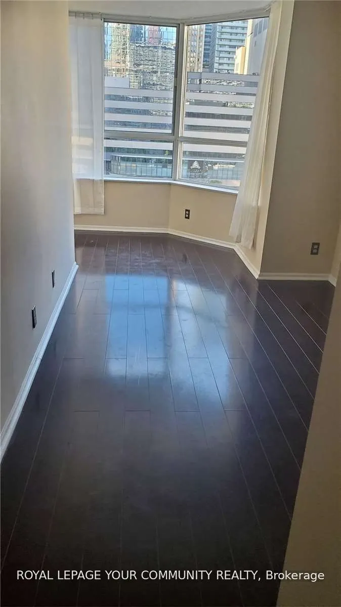 44 Gerrard Street W #805