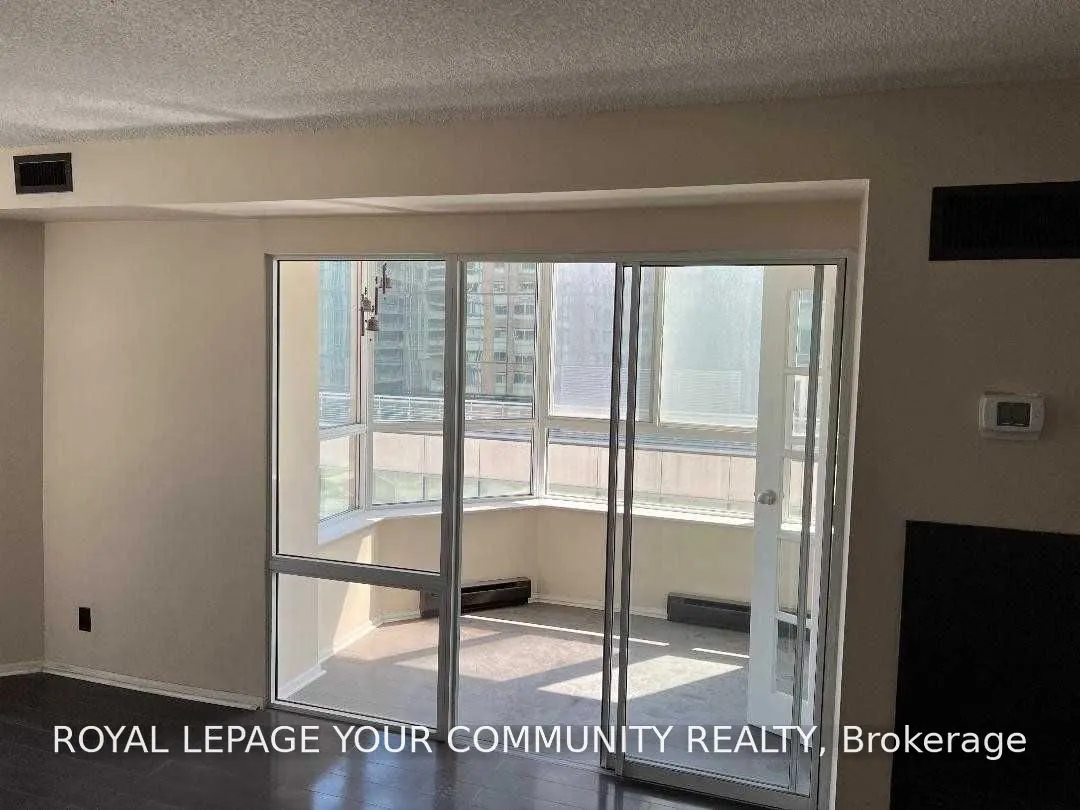 44 Gerrard Street W #805