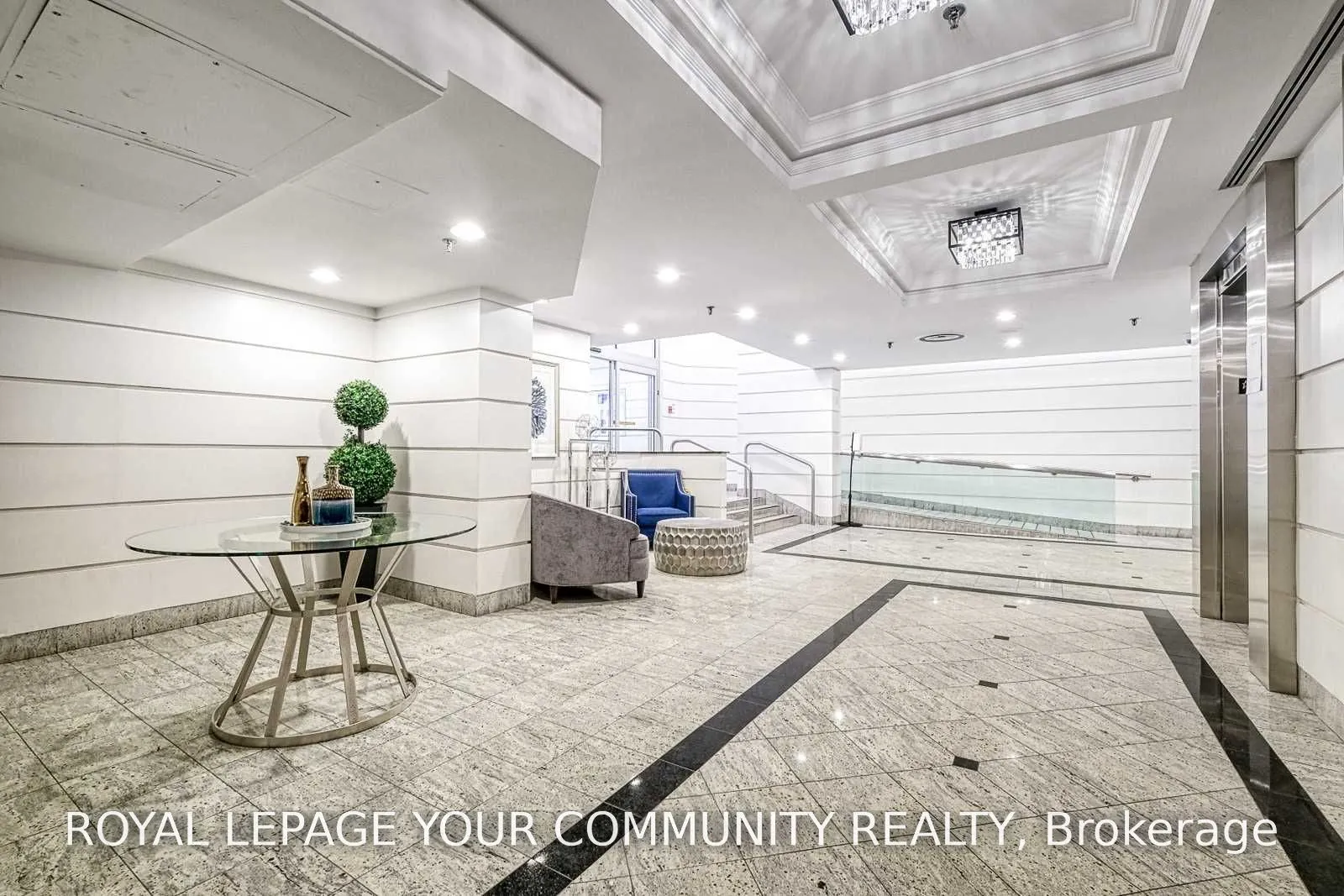 44 Gerrard Street W #805
