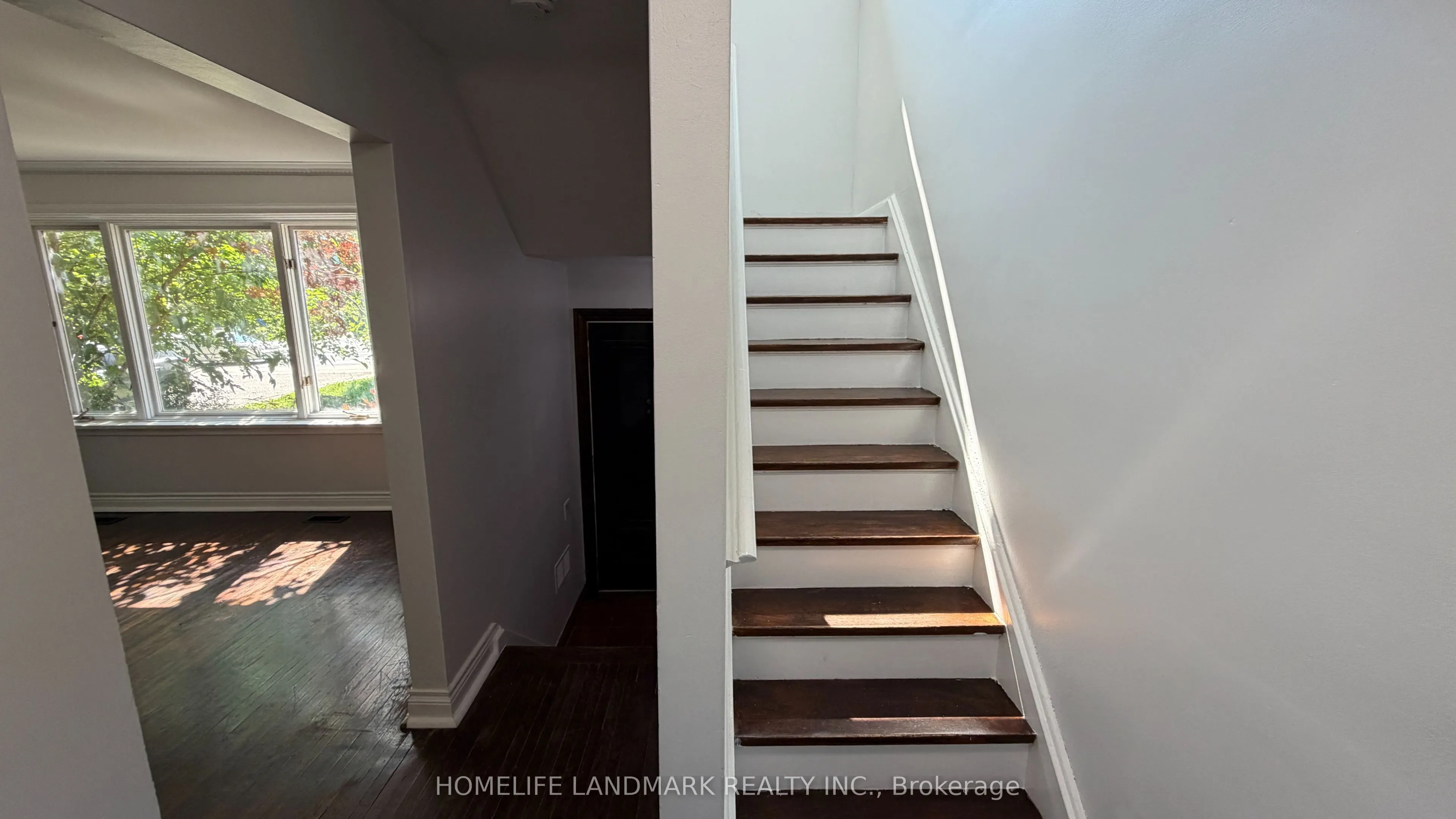 702 Sheppard Ave Avenue E
