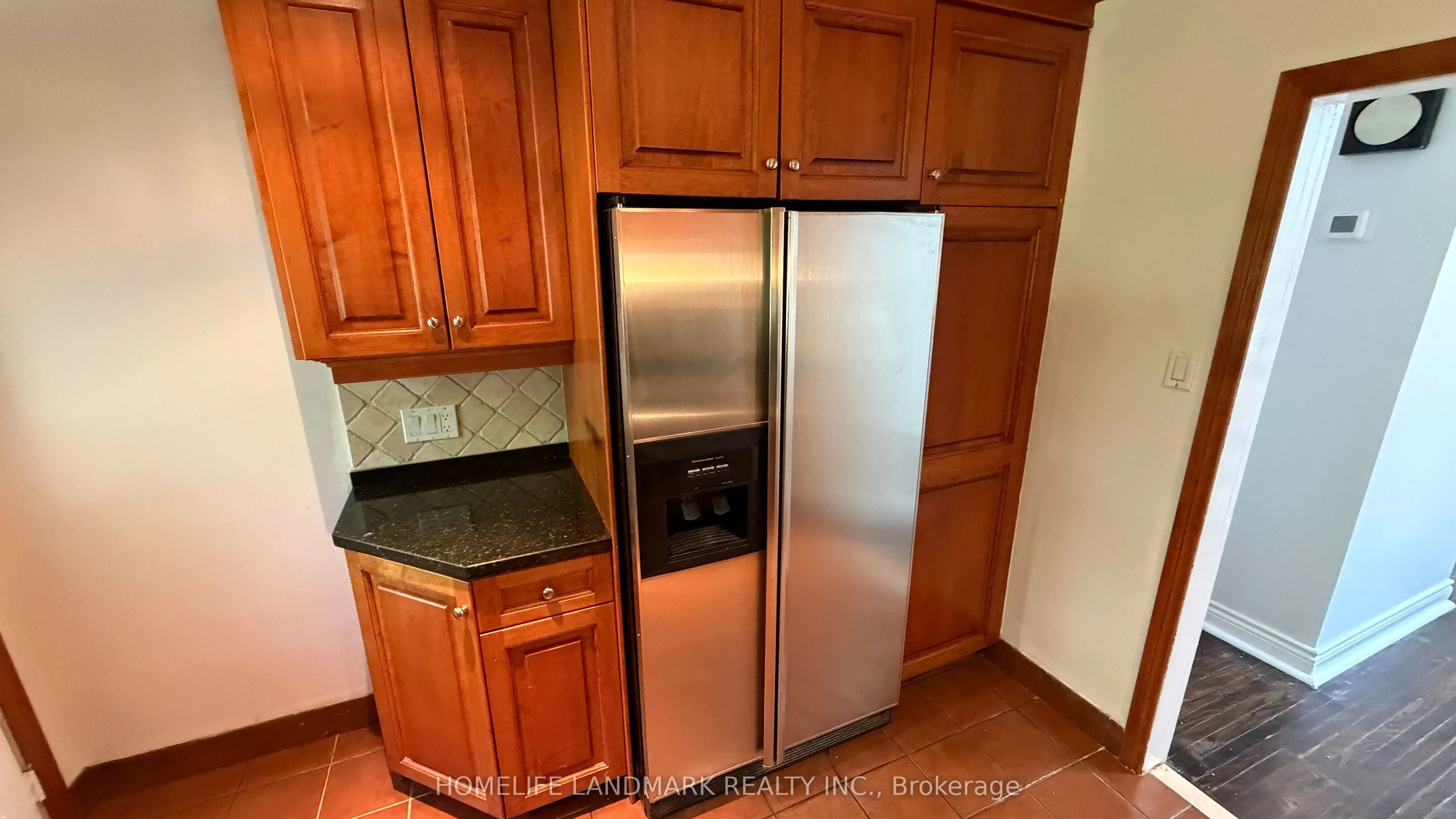 702 Sheppard Ave Avenue E