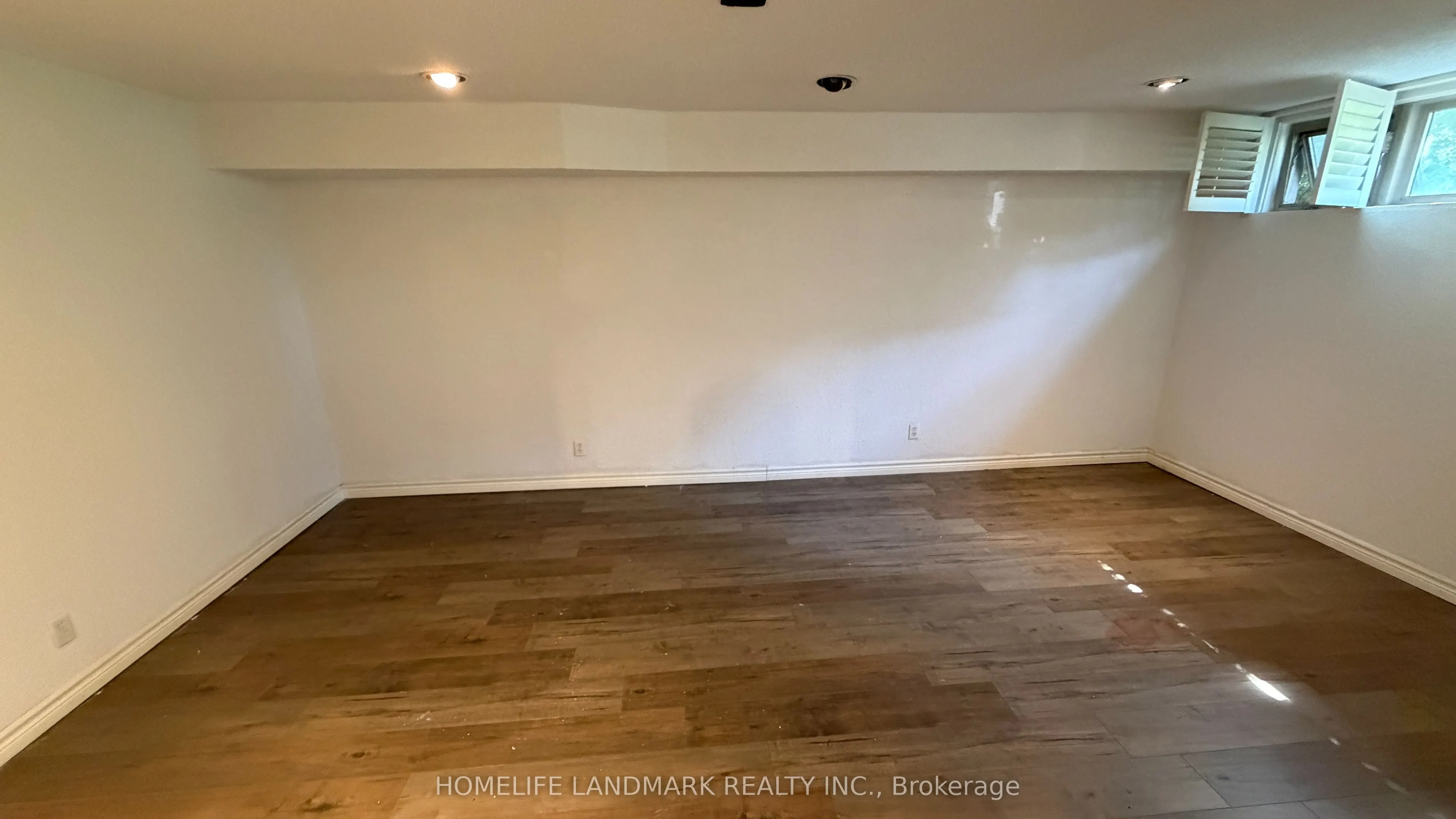 702 Sheppard Ave Avenue E