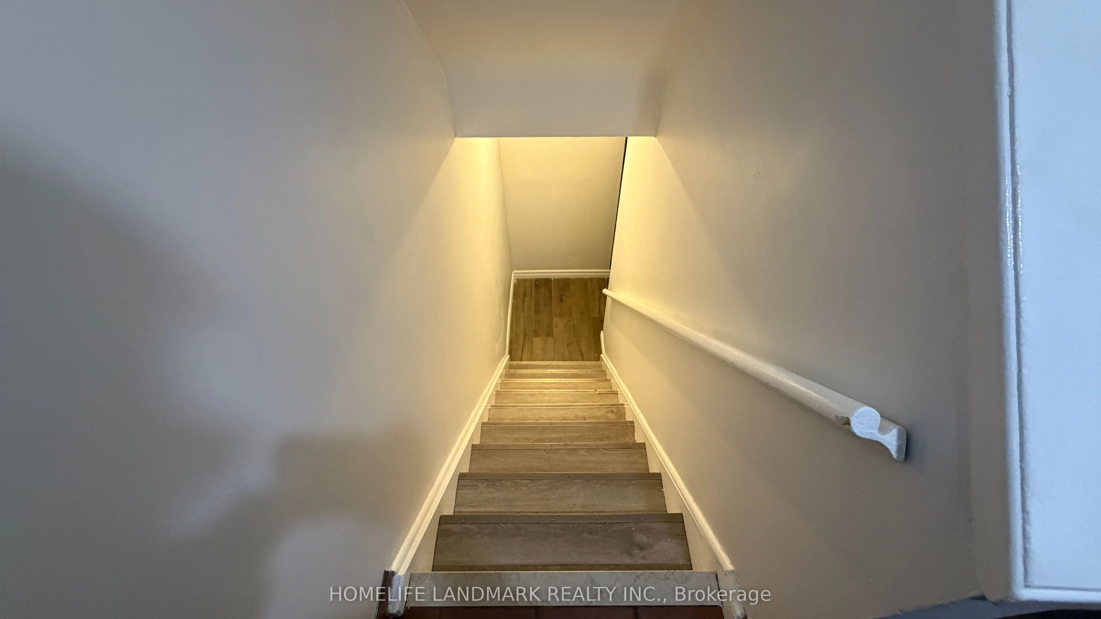702 Sheppard Ave Avenue E