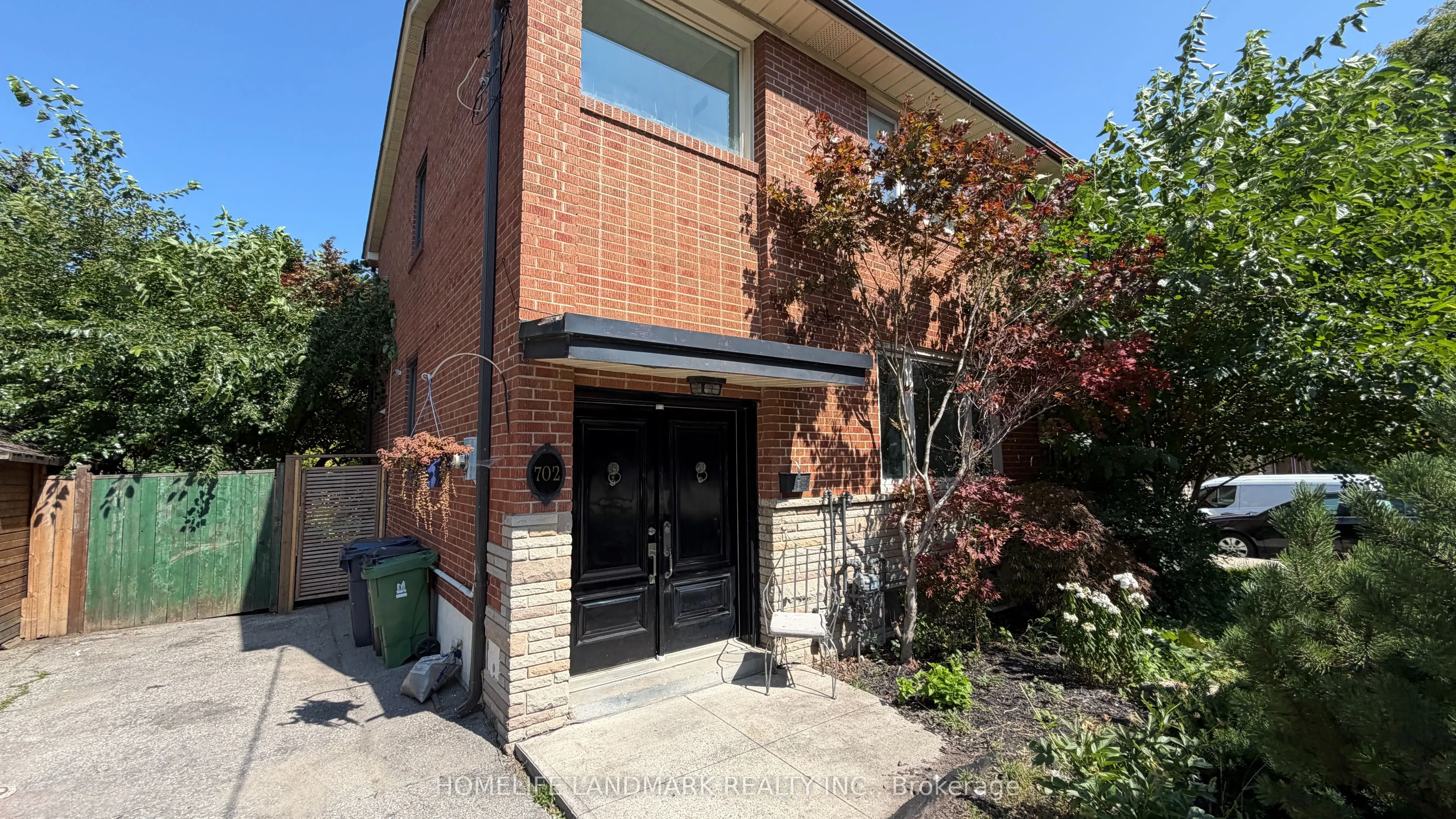 702 Sheppard Ave Avenue E